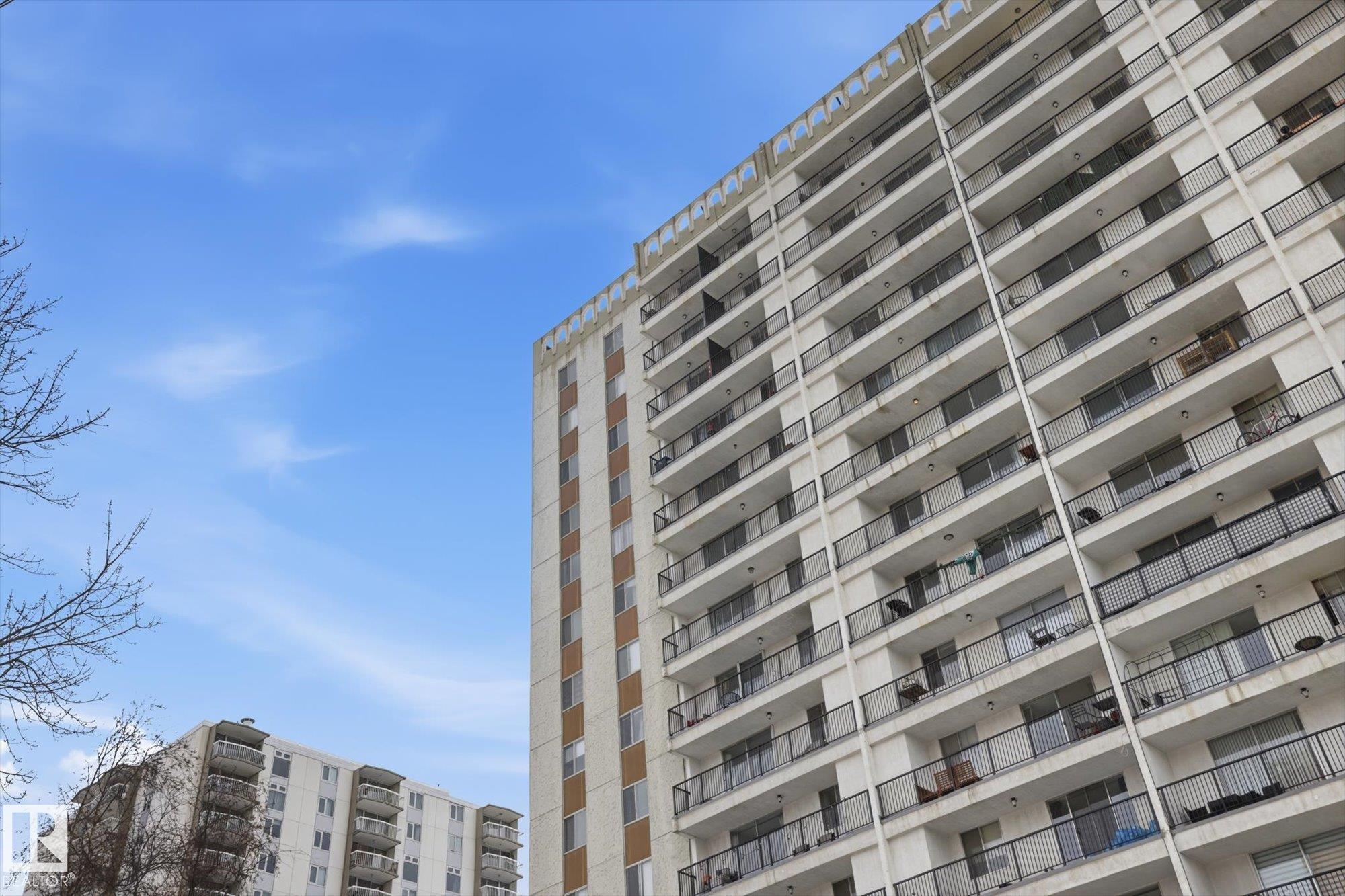 203 - 11307 99 Avenue NW, Wîhkwêntôwin, Edmonton