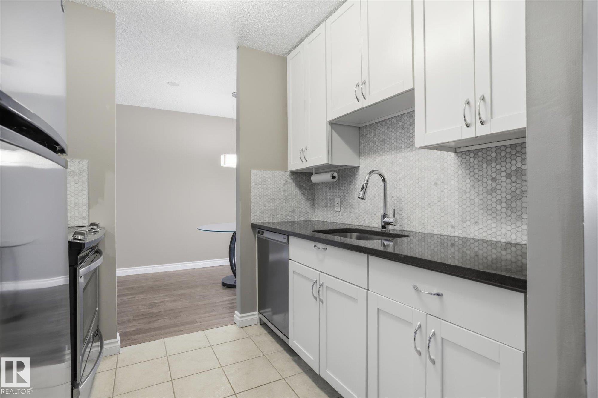 Photo 13 at 203 - 11307 99 Avenue NW, Wîhkwêntôwin, Edmonton