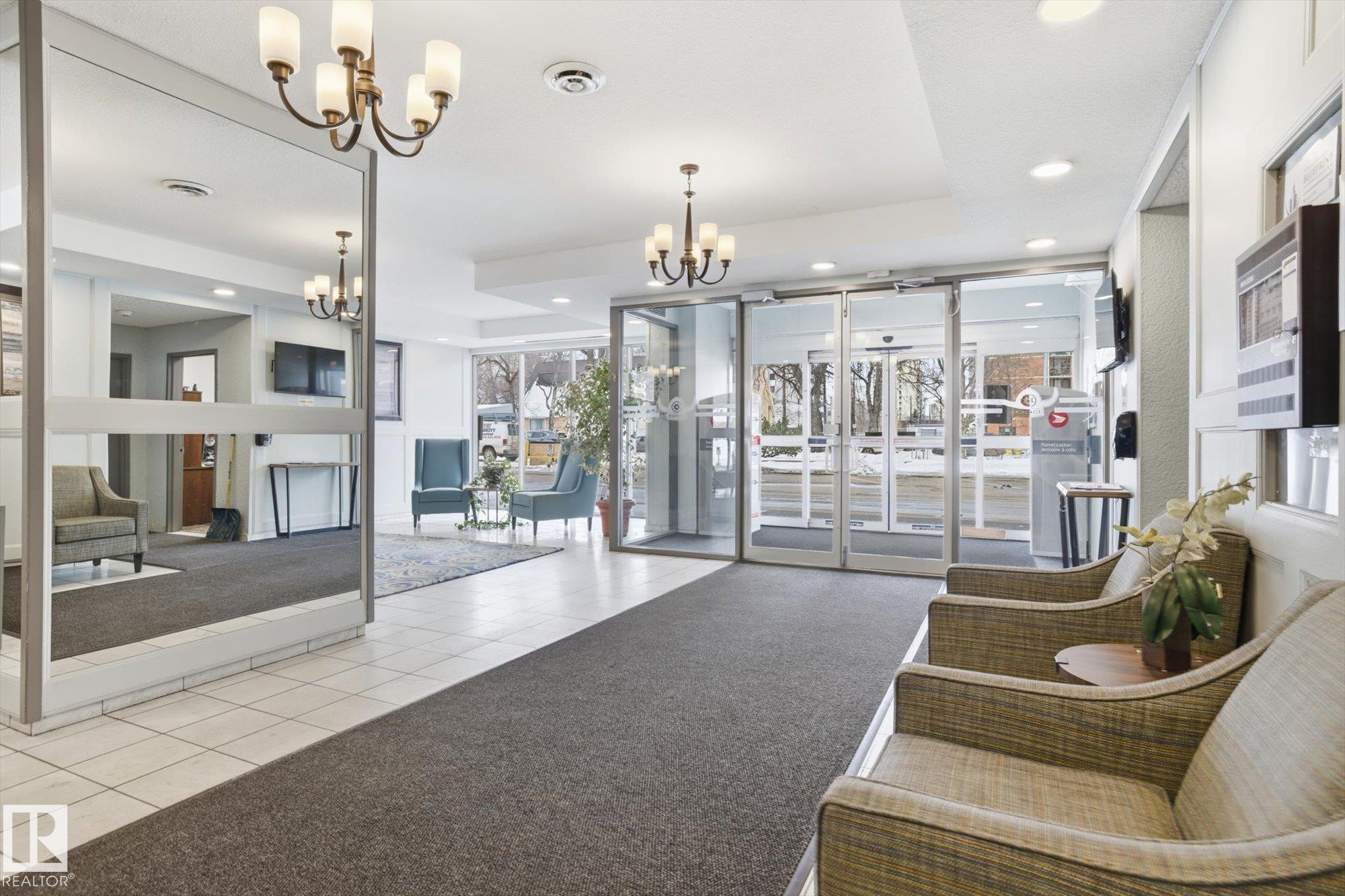 203 - 11307 99 Avenue NW, Wîhkwêntôwin, Edmonton