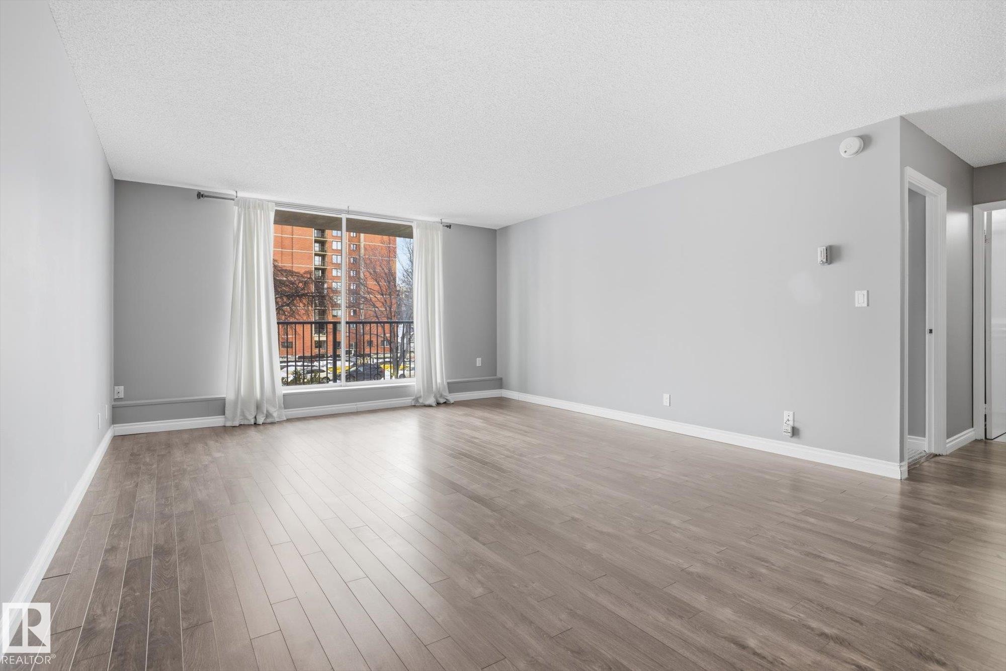 Photo 7 at 203 - 11307 99 Avenue NW, Wîhkwêntôwin, Edmonton