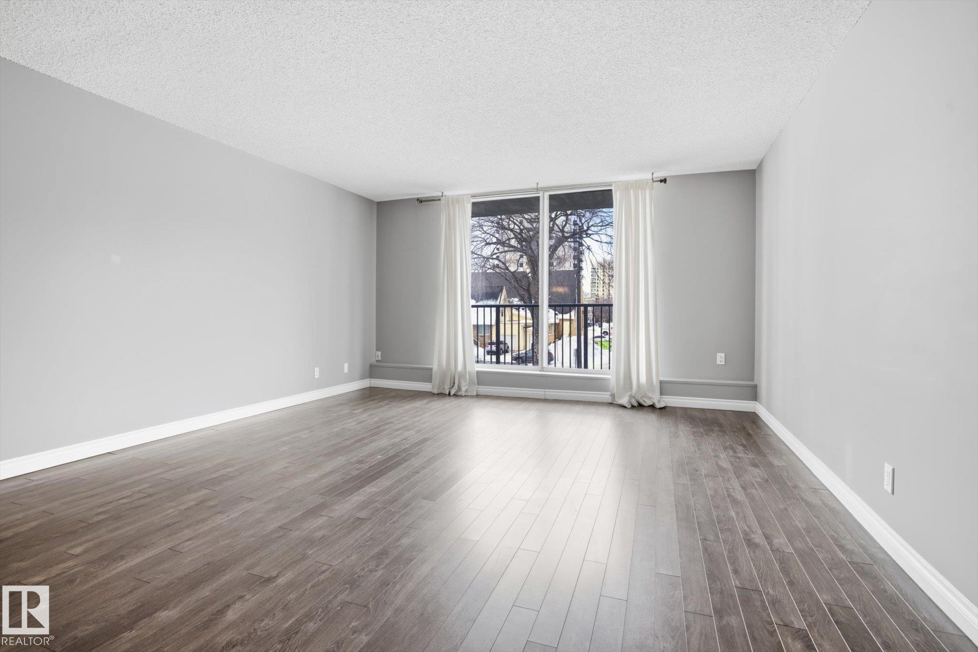 Photo 8 at 203 - 11307 99 Avenue NW, Wîhkwêntôwin, Edmonton