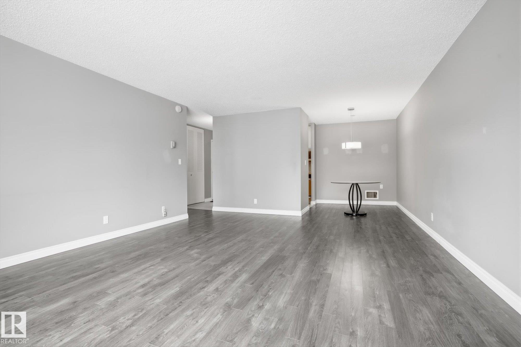 Photo 9 at 203 - 11307 99 Avenue NW, Wîhkwêntôwin, Edmonton