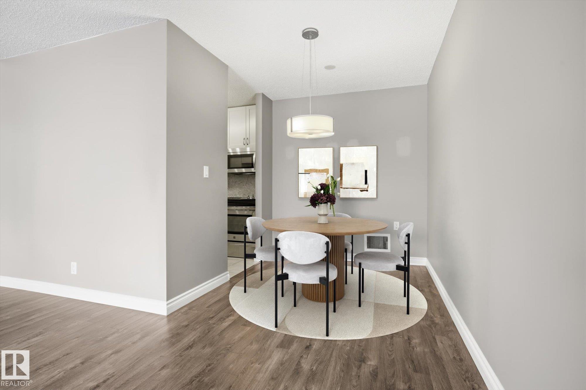 Photo 10 at 203 - 11307 99 Avenue NW, Wîhkwêntôwin, Edmonton