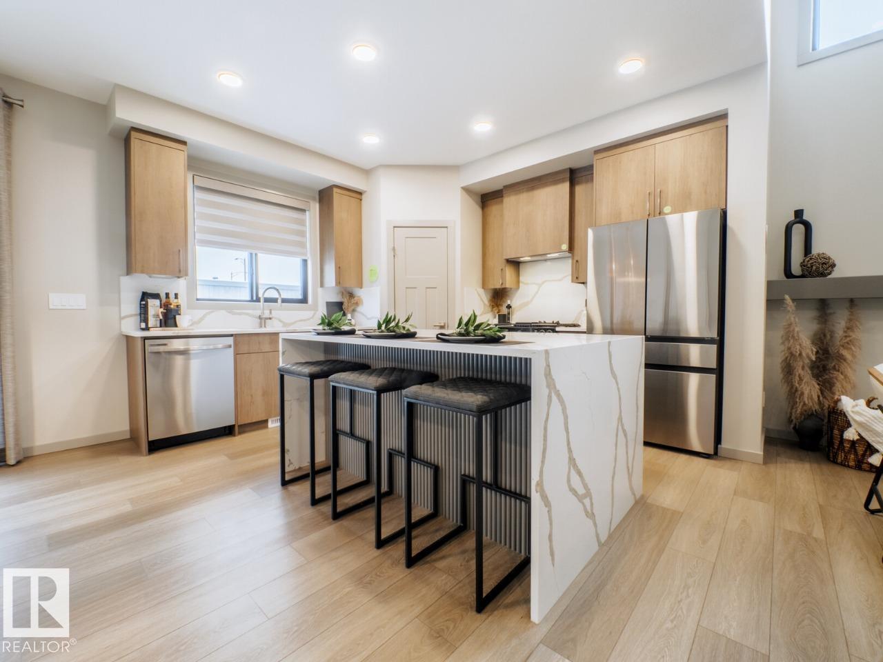 7005 Kiviaq Crescent SW, Keswick, Edmonton