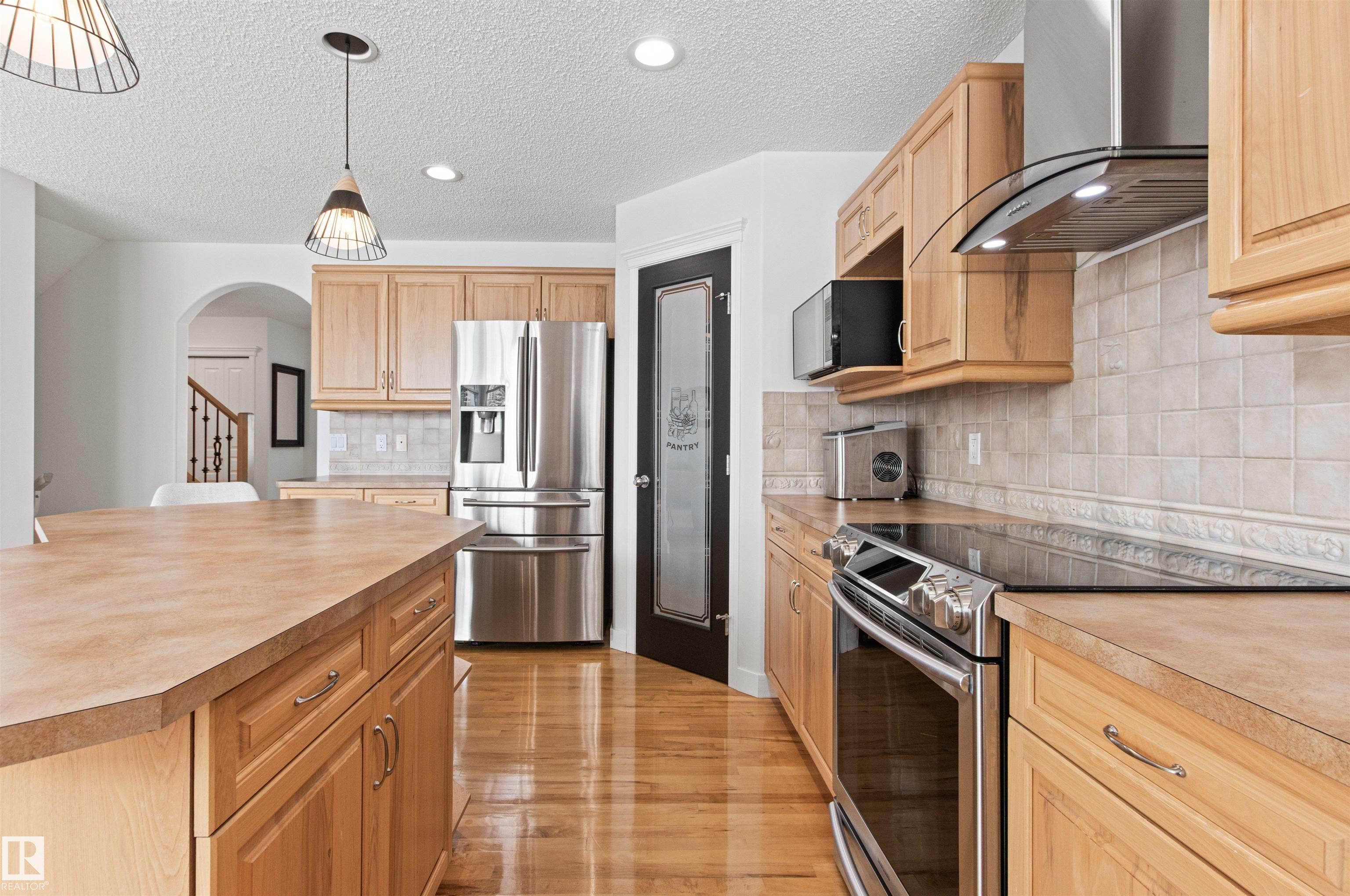 Photo 16 at 170 Galland Crescent NW, Glastonbury, Edmonton