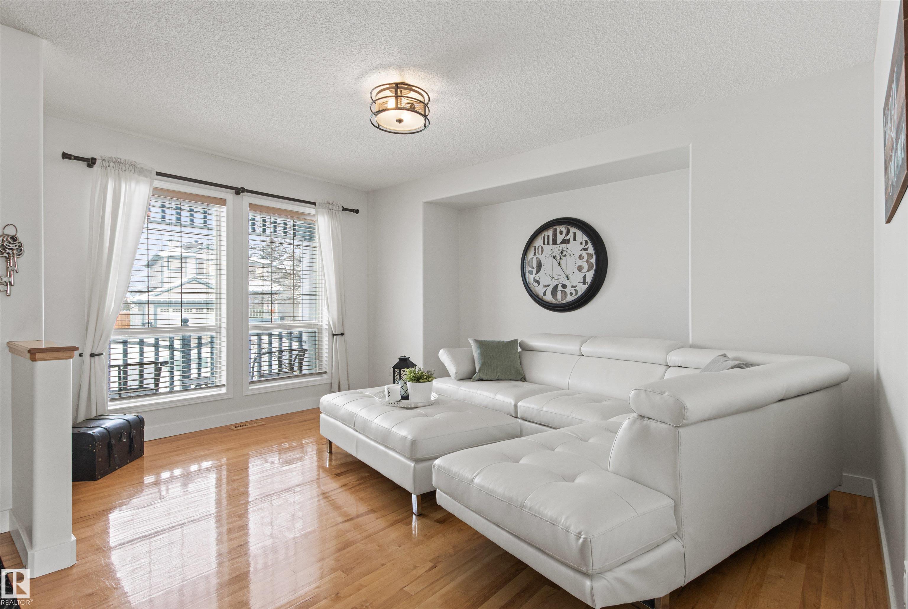 Photo 8 at 170 Galland Crescent NW, Glastonbury, Edmonton