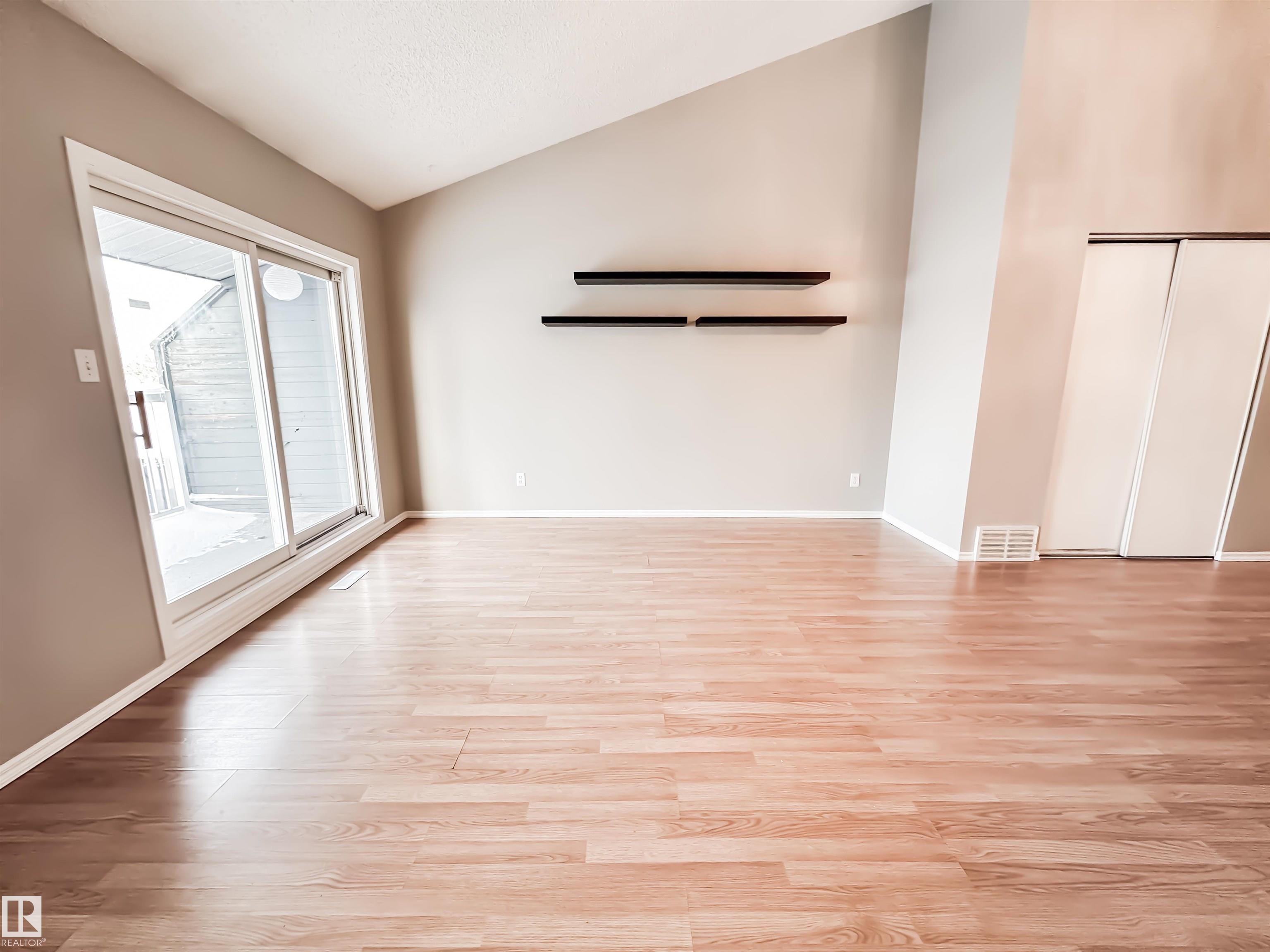 Photo 12 at 50 - 6220 172 Street NW, Callingwood South, Edmonton