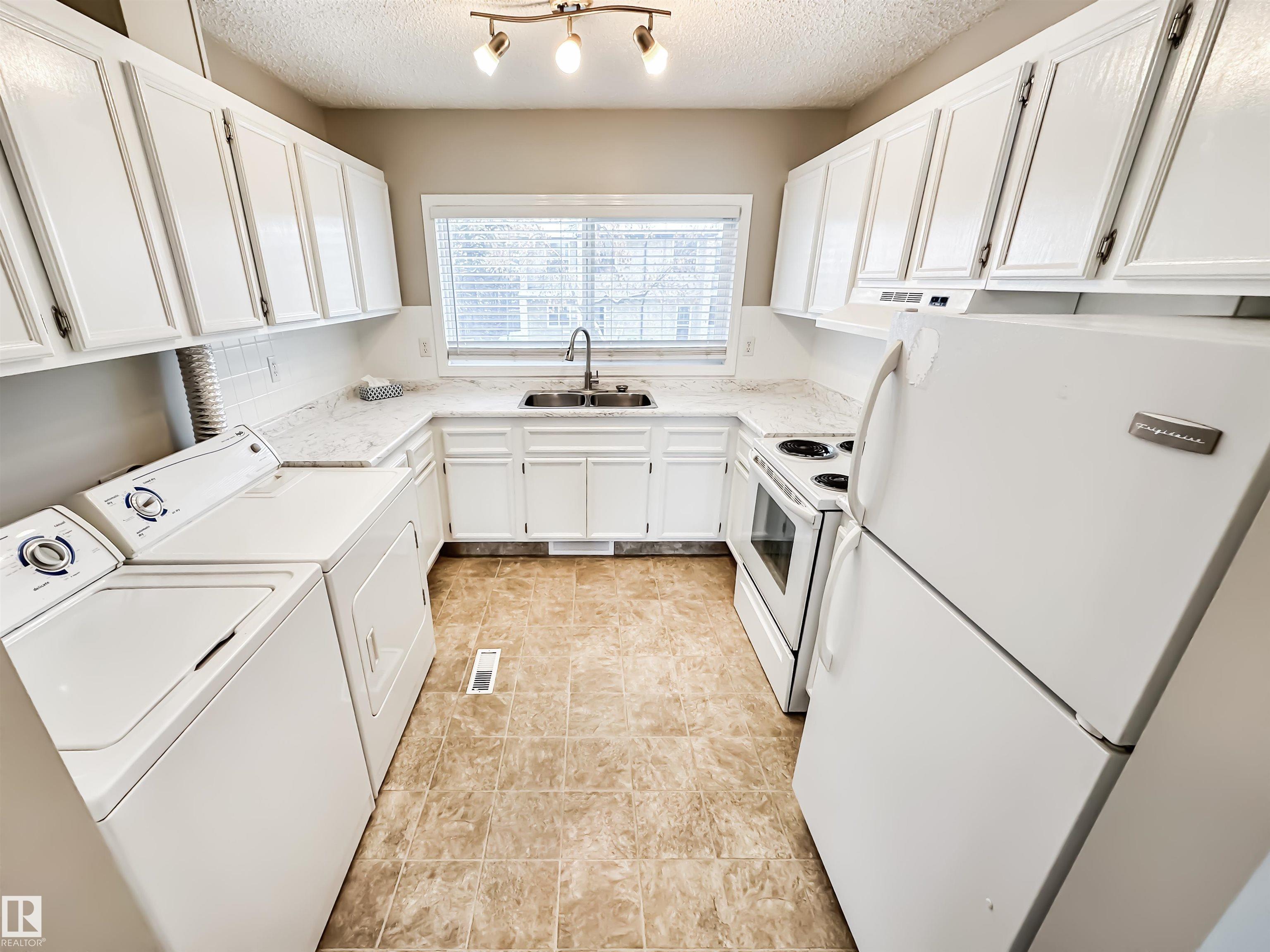 Photo 19 at 50 - 6220 172 Street NW, Callingwood South, Edmonton