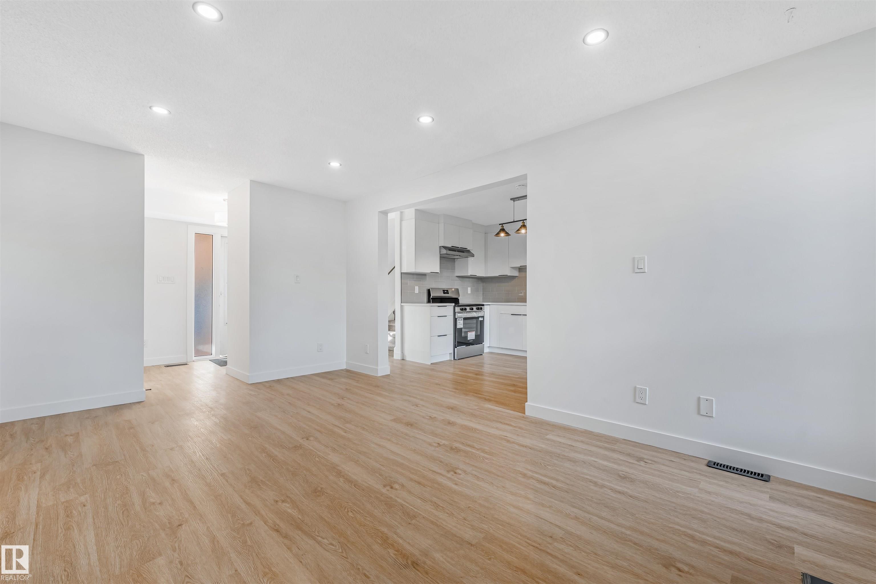 Photo 10 at 6030 Mill Woods Road S NW, Meyokumin, Edmonton