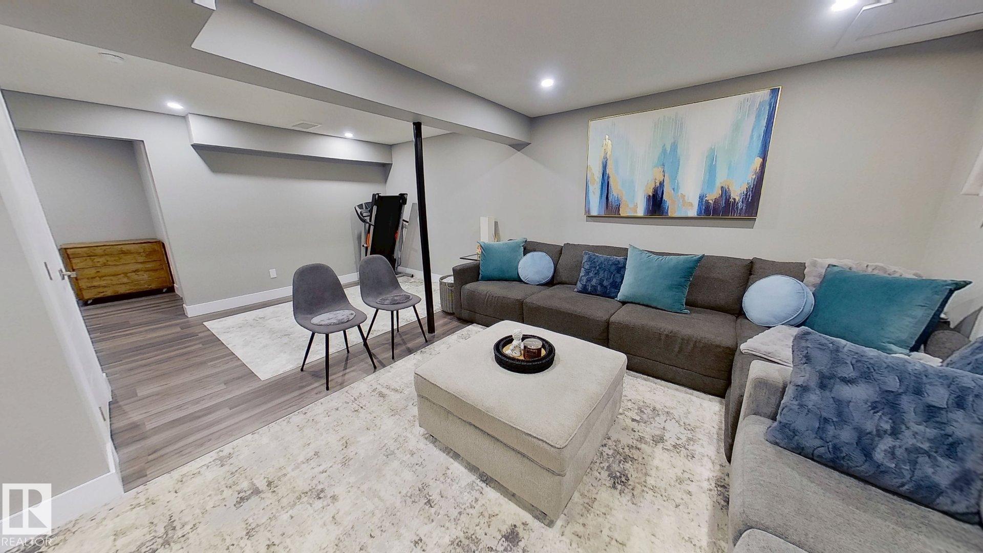 Photo 18 at 2652 Maple Way NW, Maple Crest, Edmonton