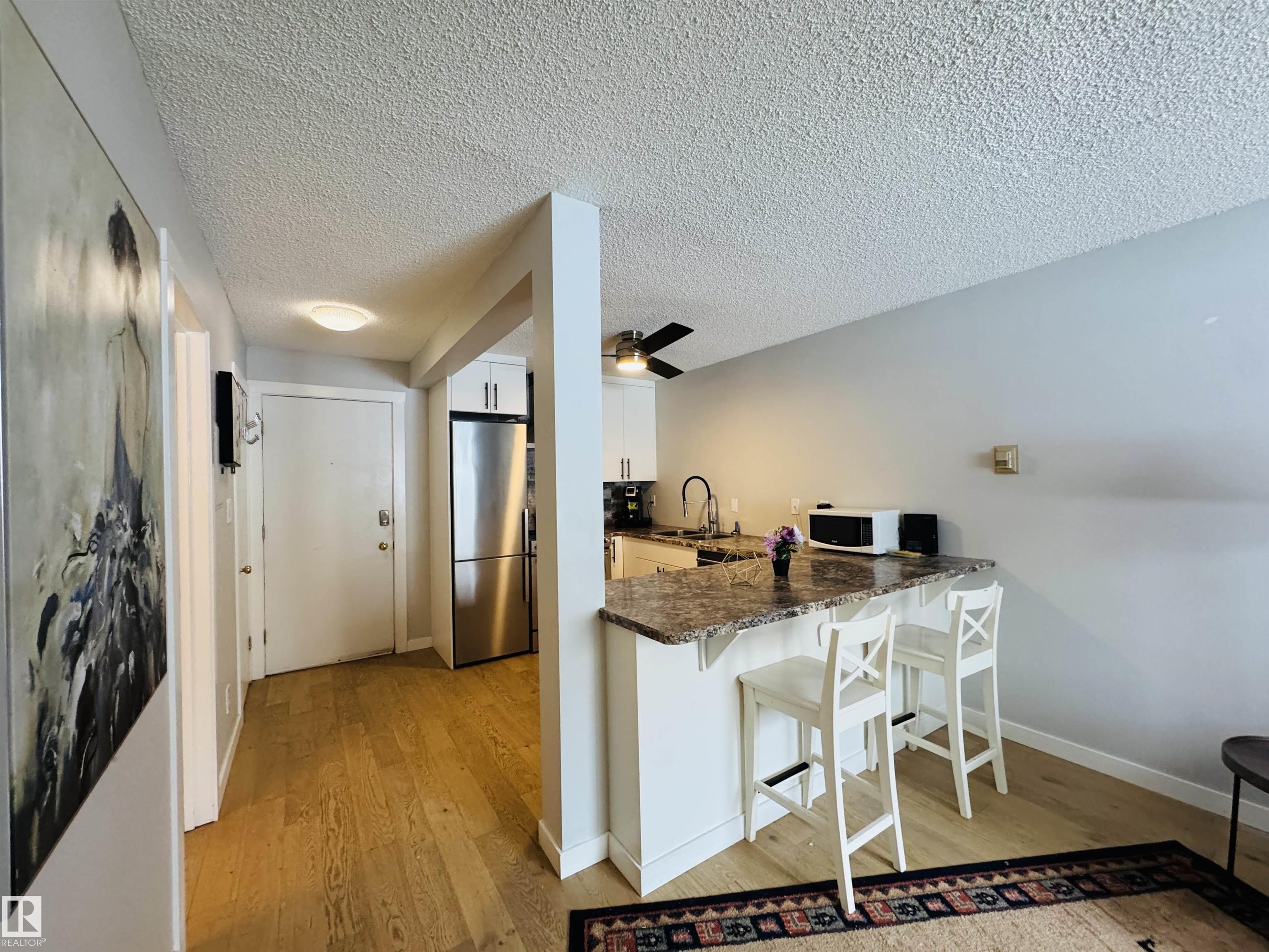 105 - 10230 120 Street NW, Wîhkwêntôwin, Edmonton
