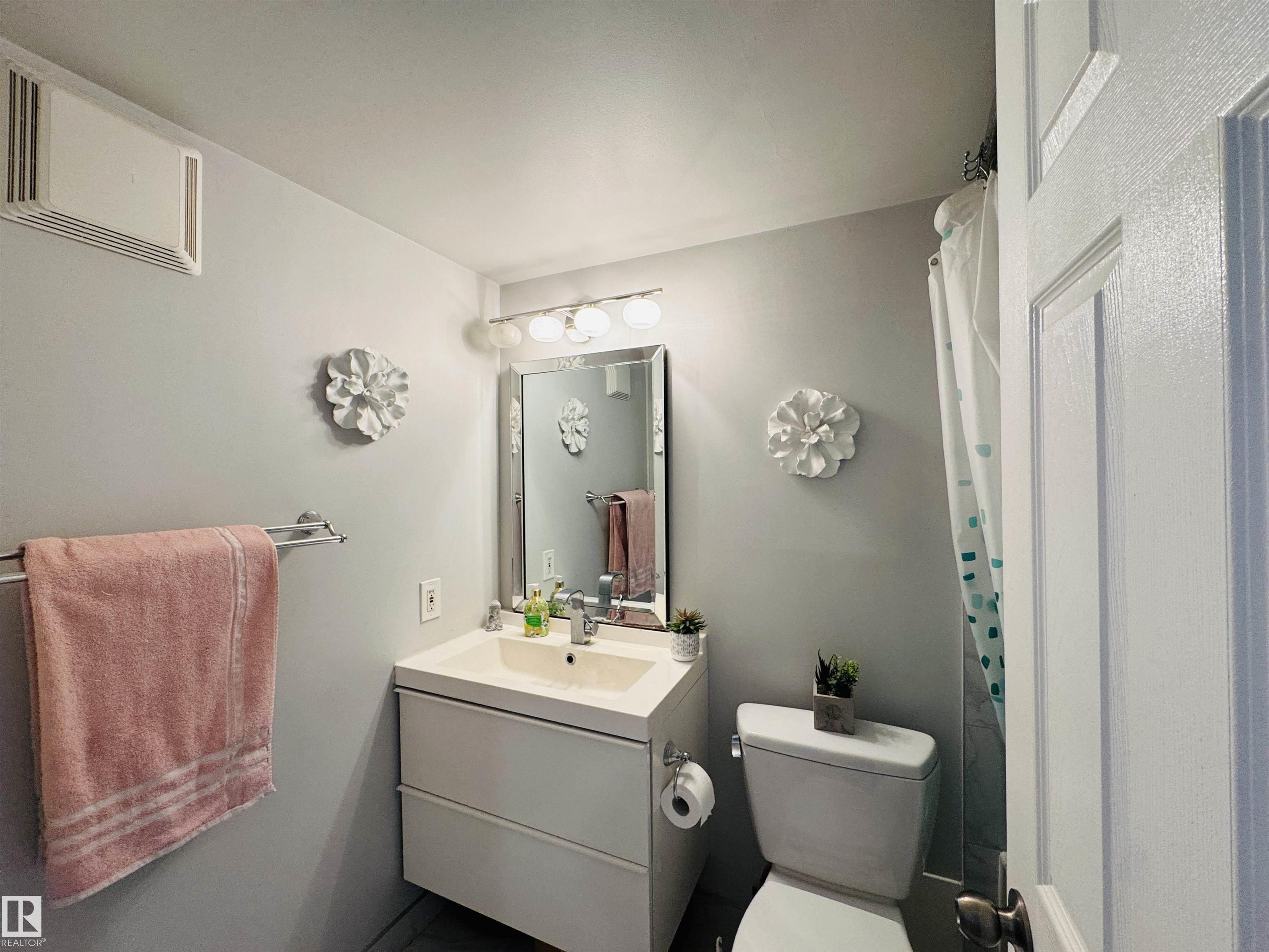 Photo 15 at 105 - 10230 120 Street NW, Wîhkwêntôwin, Edmonton