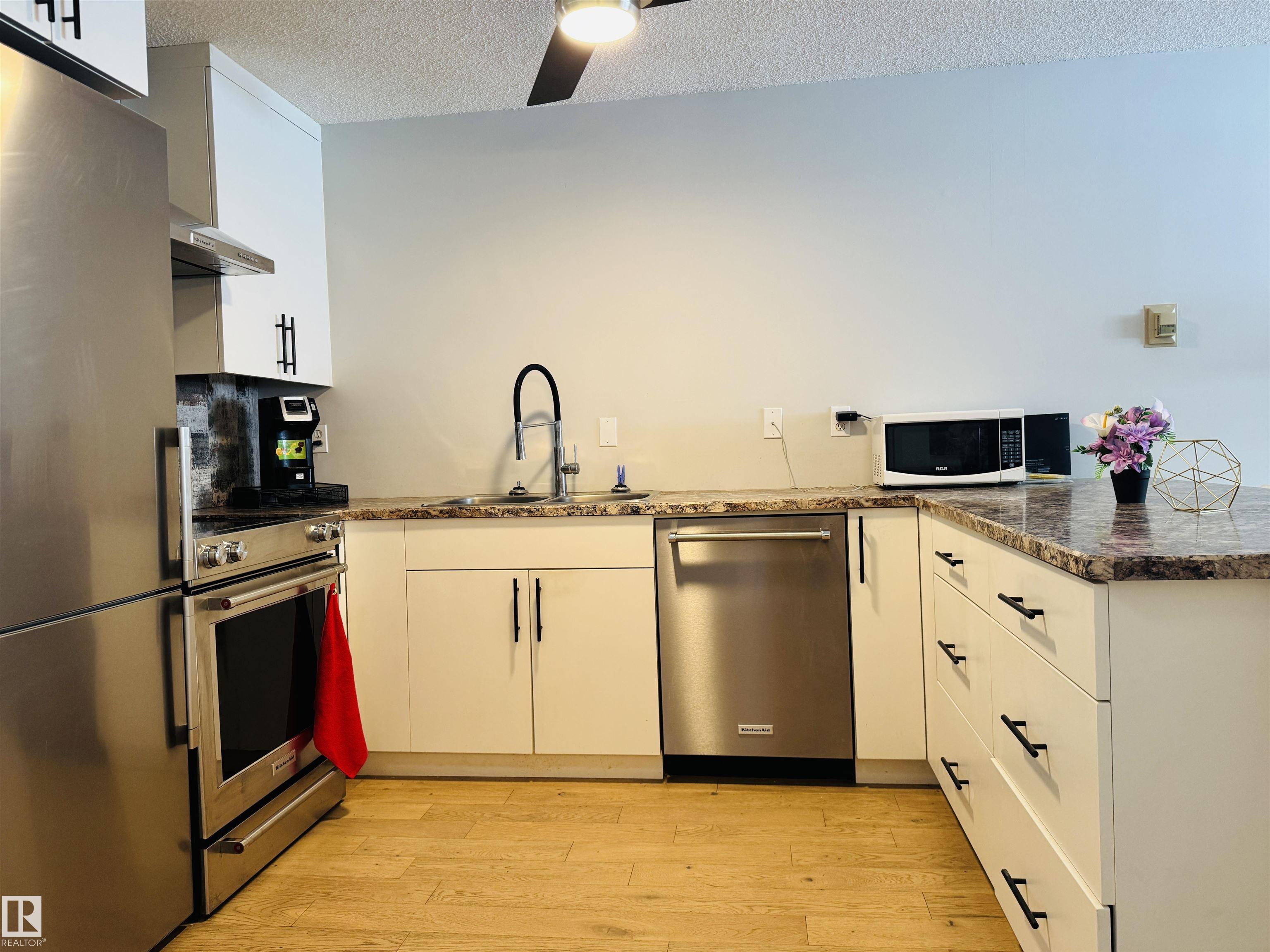 Photo 6 at 105 - 10230 120 Street NW, Wîhkwêntôwin, Edmonton