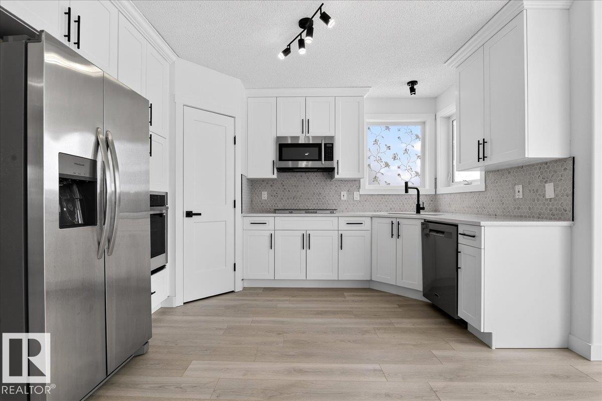 Photo 11 at 8916 175 Avenue NW, Klarvatten, Edmonton