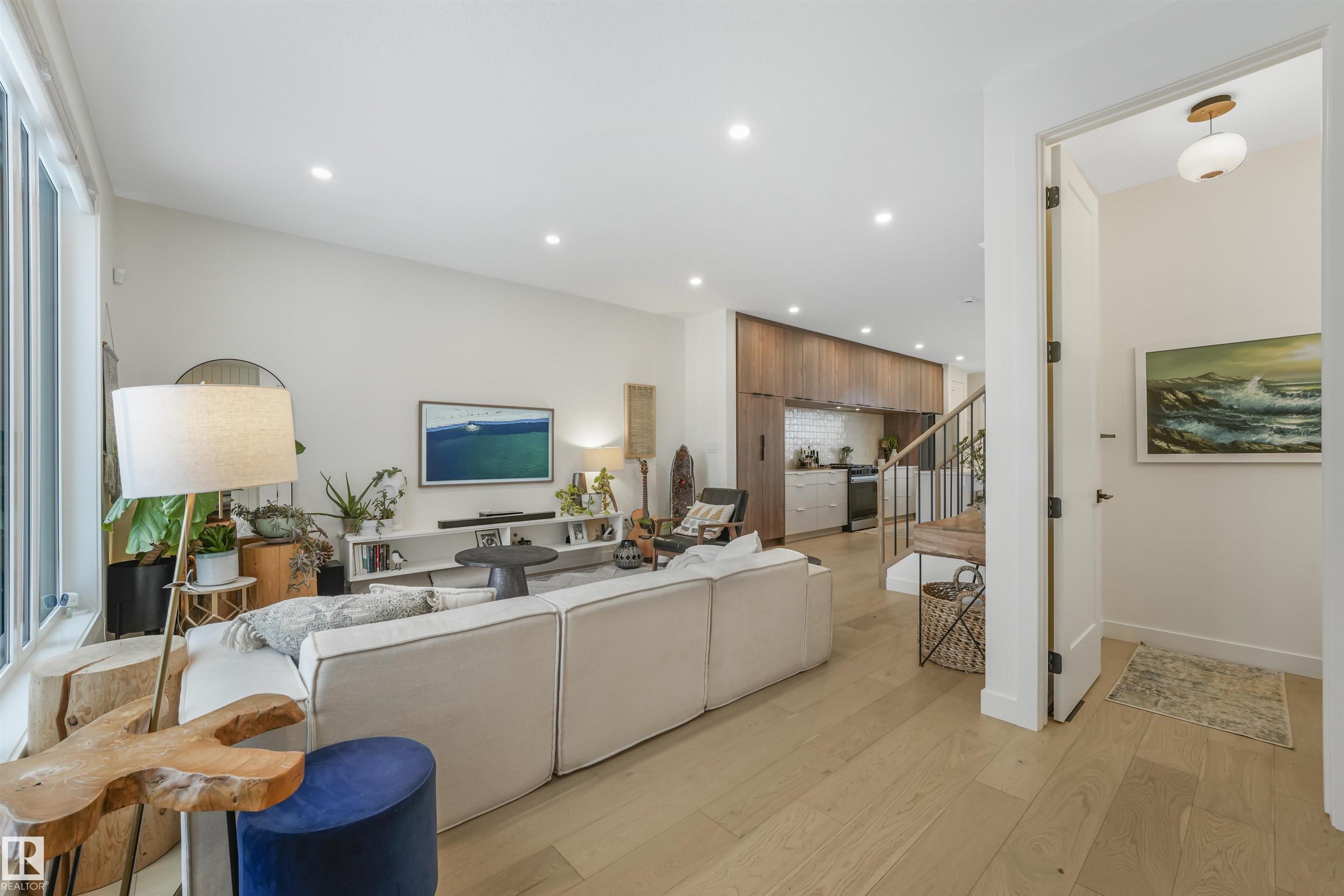 Photo 7 at 8634 79 Street NW, Idylwylde, Edmonton