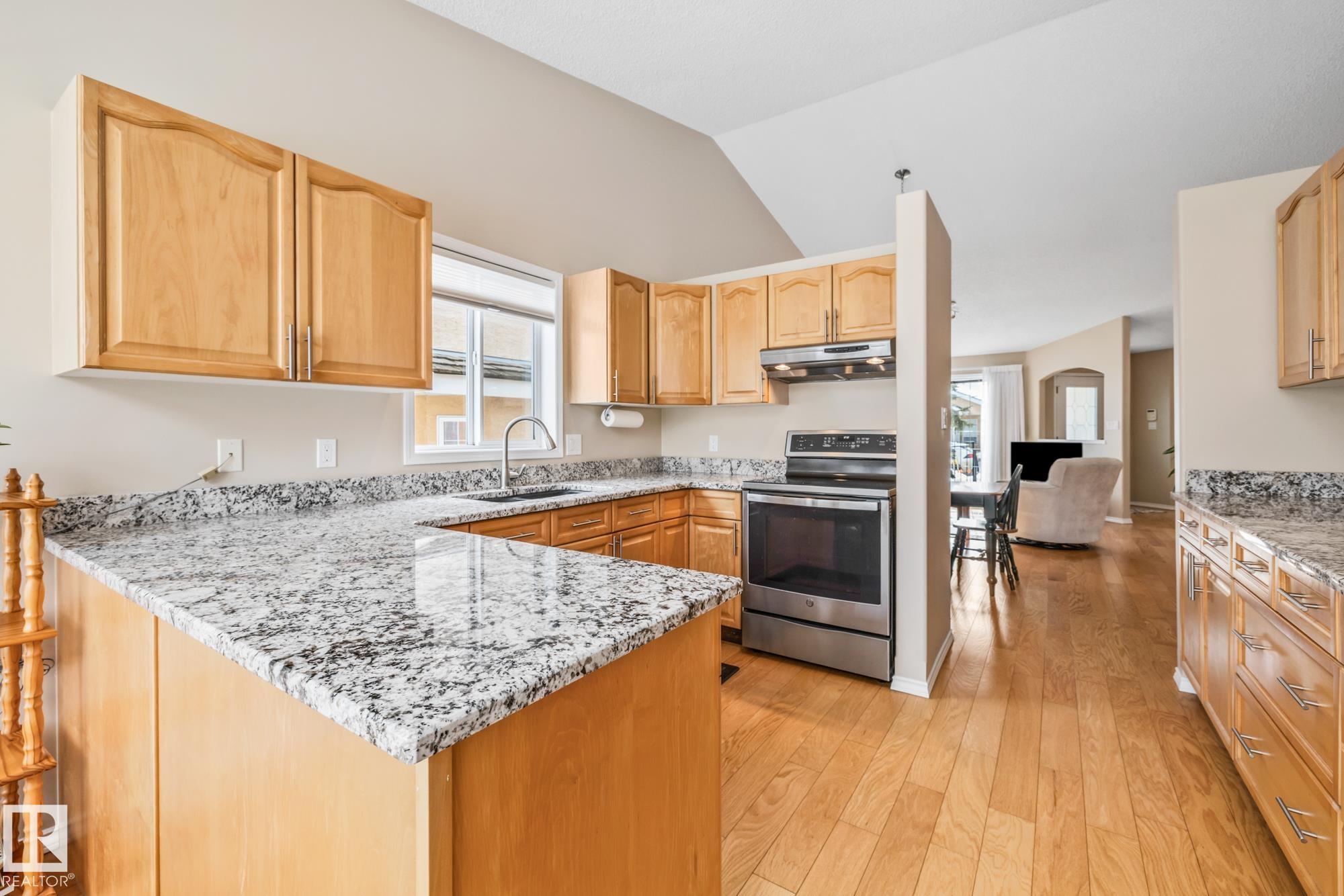 Photo 10 at 48 - 920 119 Street NW, Twin Brooks, Edmonton