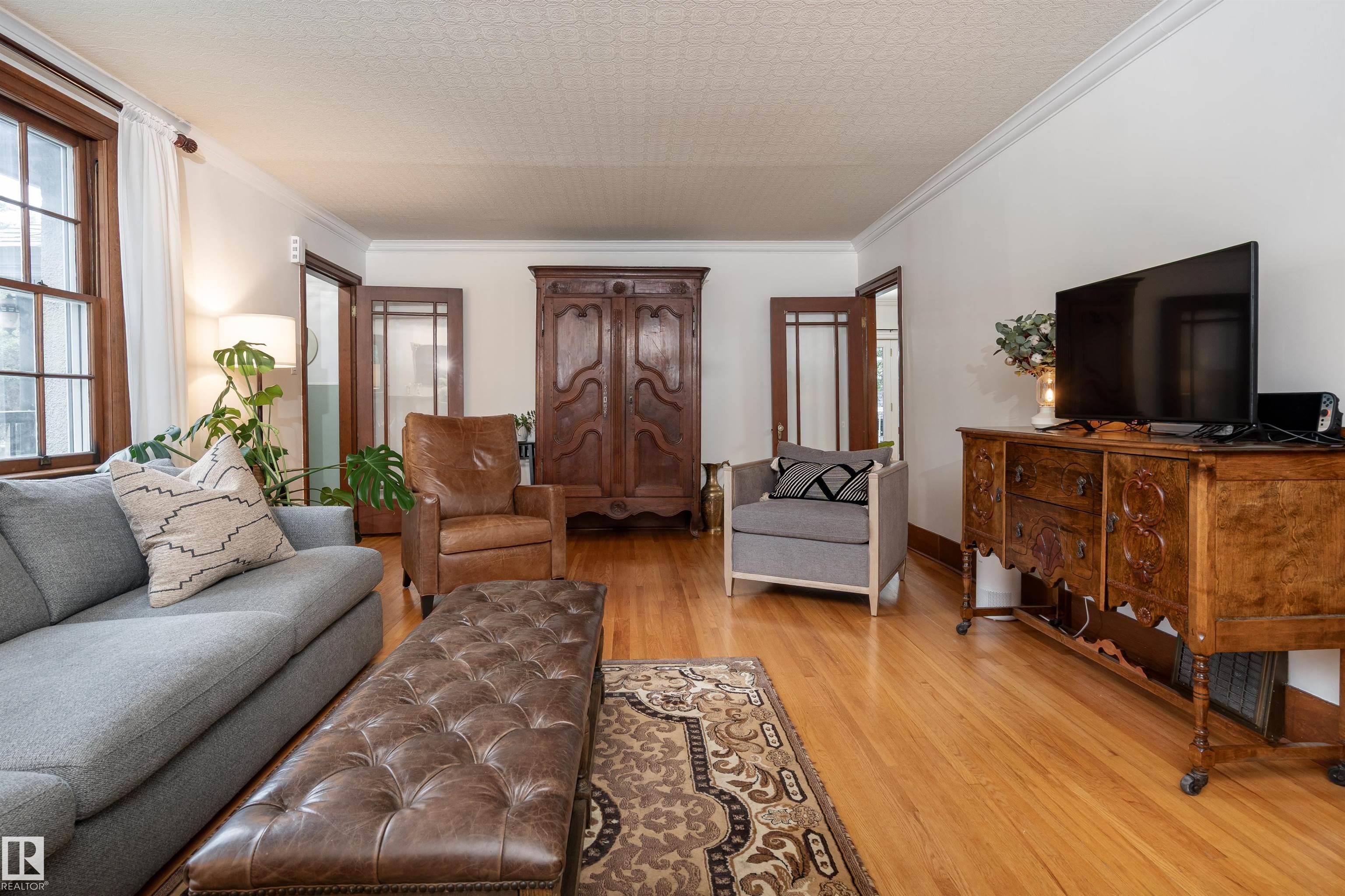 Photo 12 at 10015 97 Avenue NW, Rossdale, Edmonton