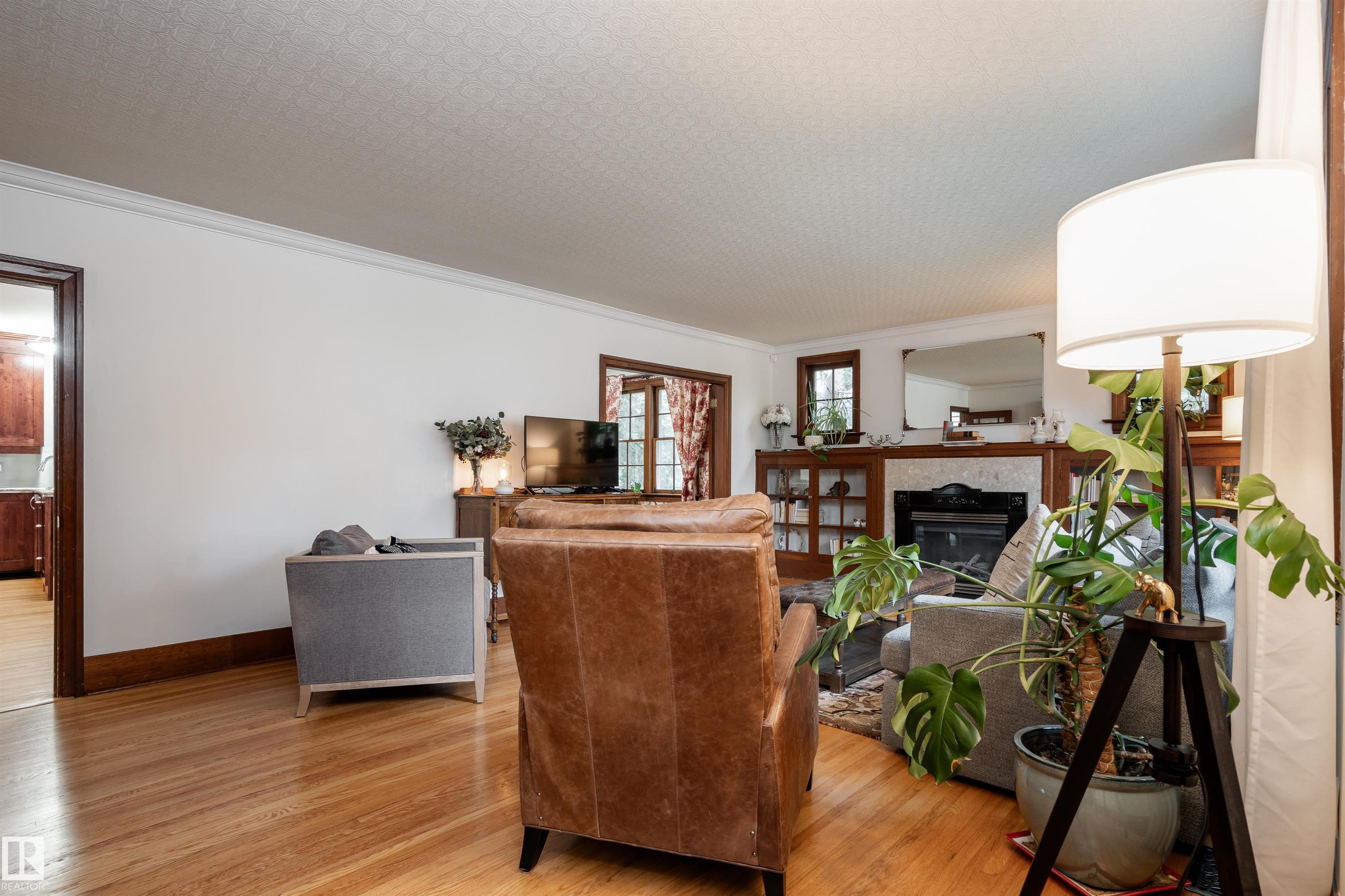 Photo 13 at 10015 97 Avenue NW, Rossdale, Edmonton