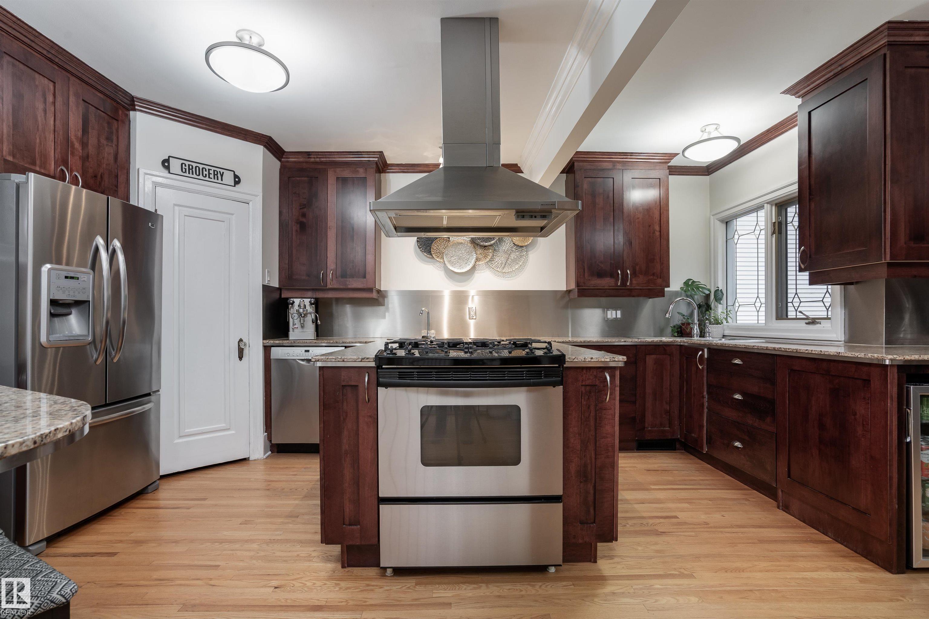 Photo 17 at 10015 97 Avenue NW, Rossdale, Edmonton