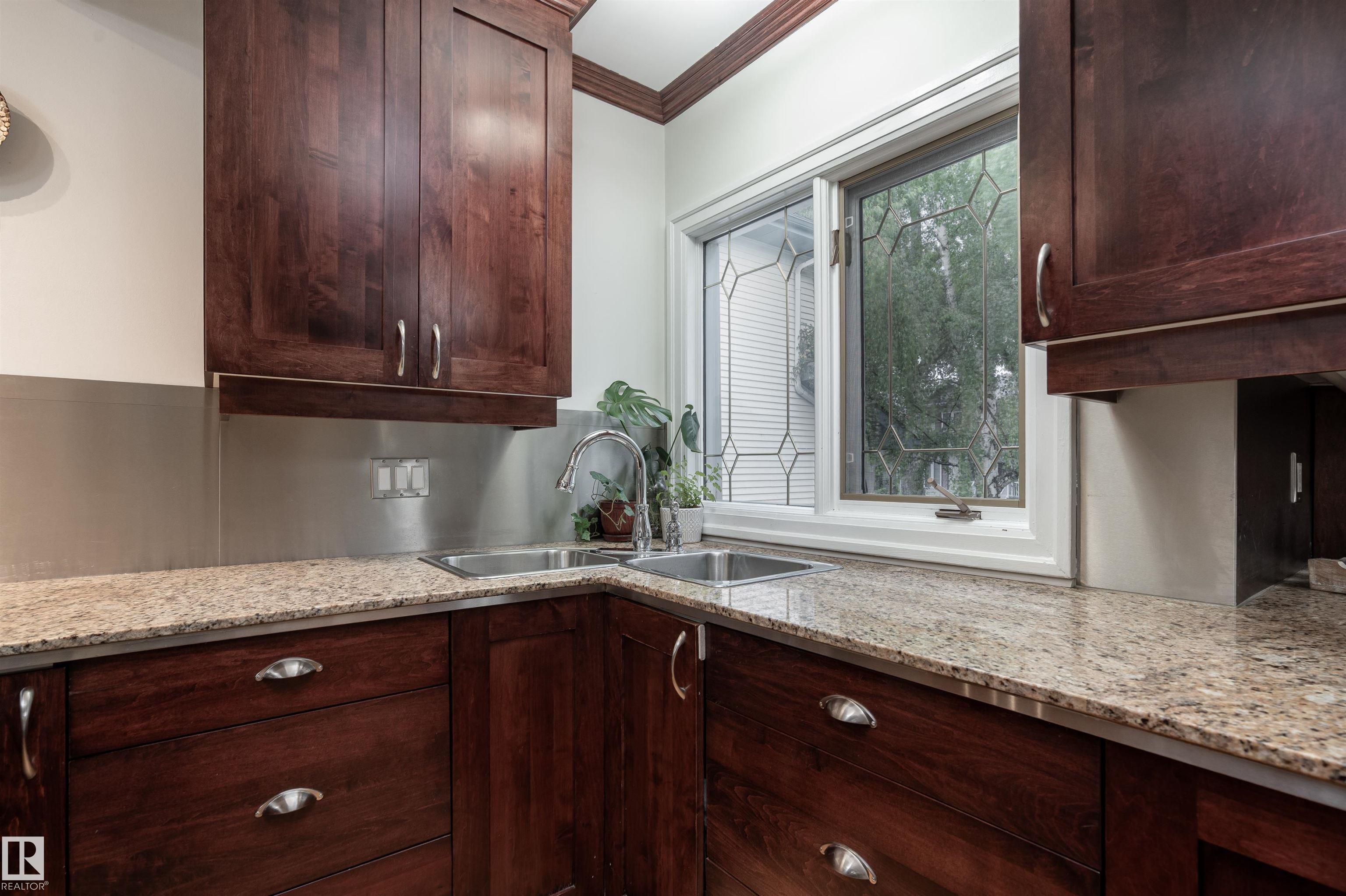 Photo 18 at 10015 97 Avenue NW, Rossdale, Edmonton