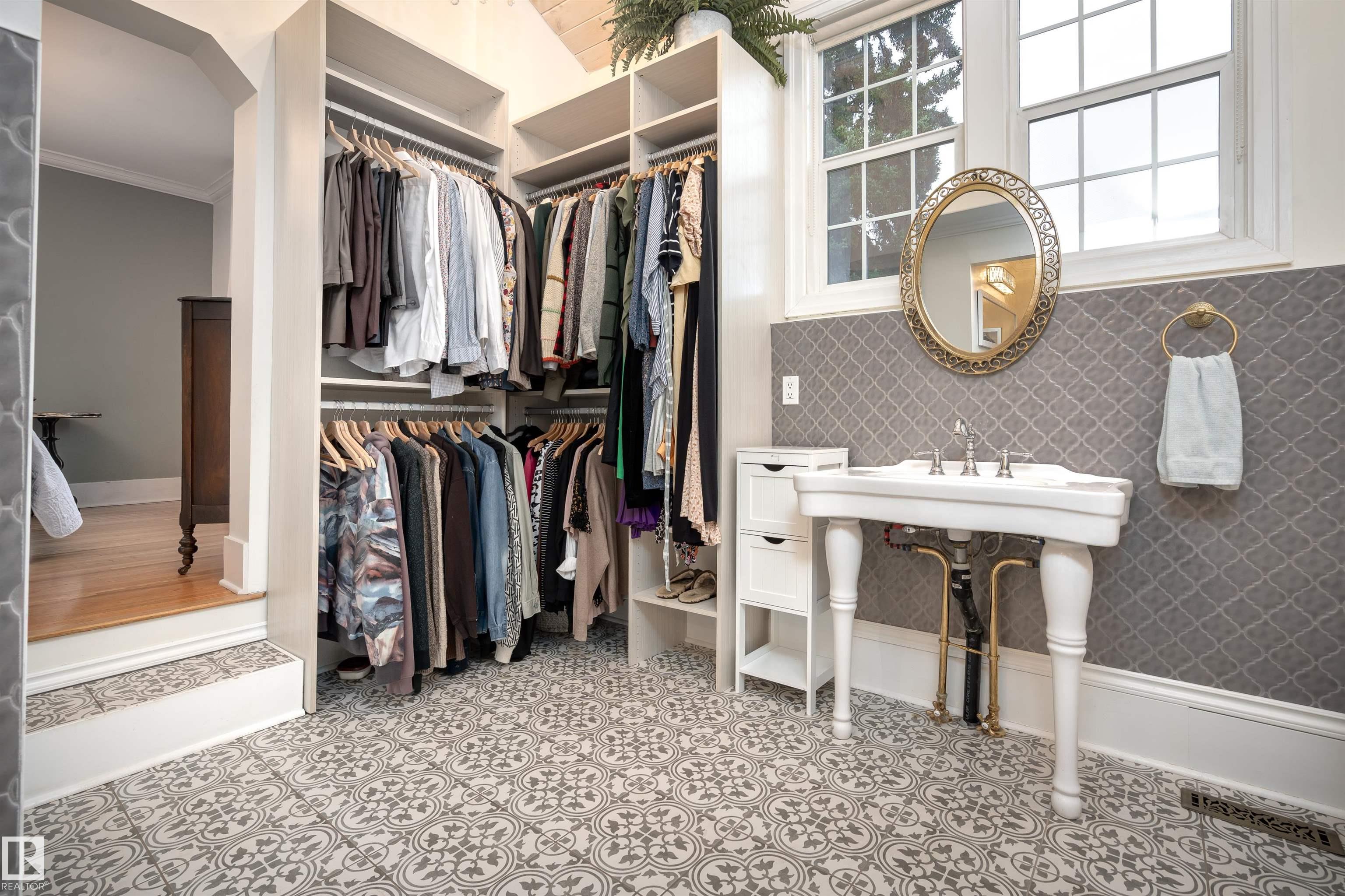 Photo 21 at 10015 97 Avenue NW, Rossdale, Edmonton