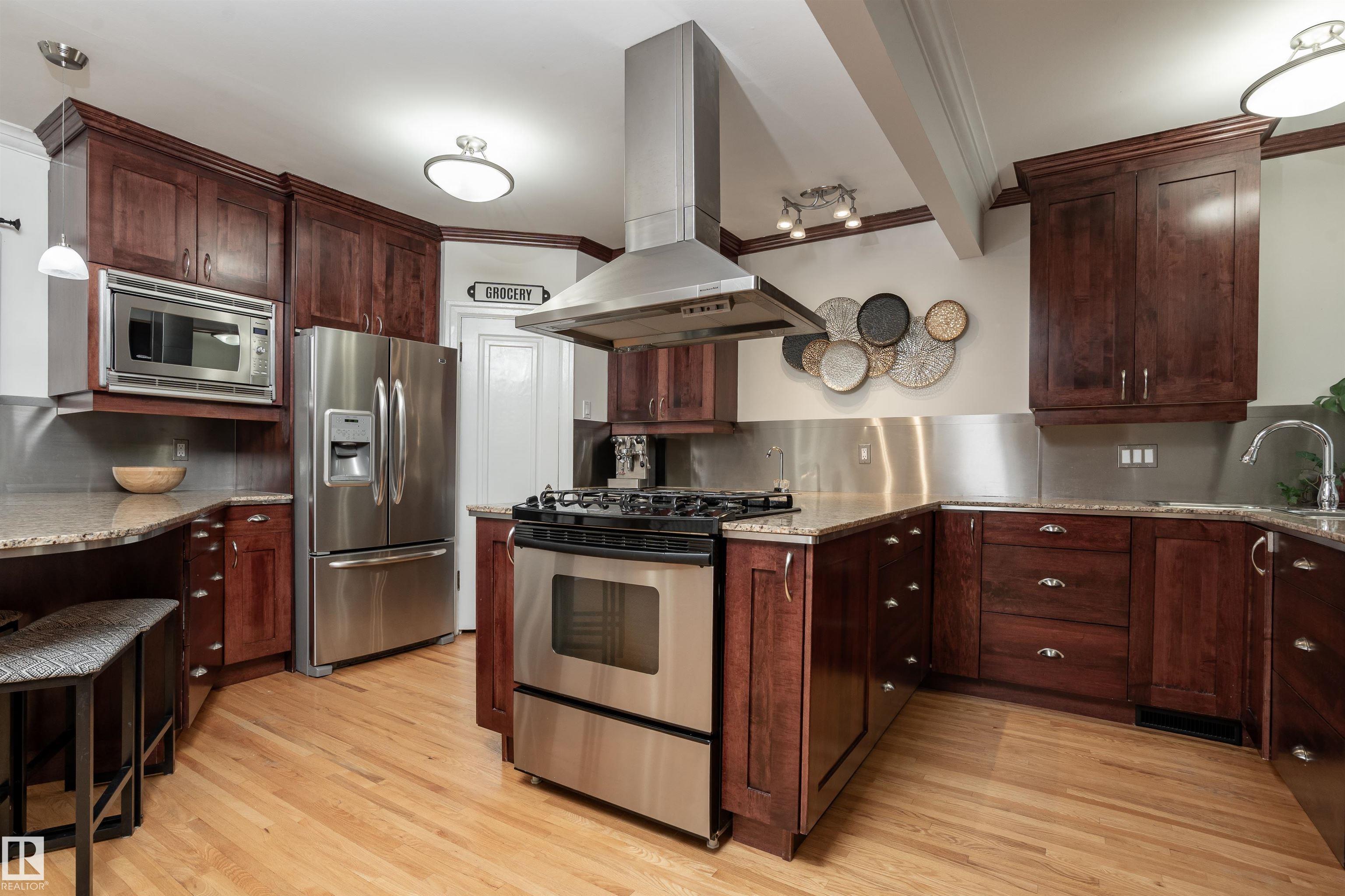 10015 97 Avenue NW, Rossdale, Edmonton