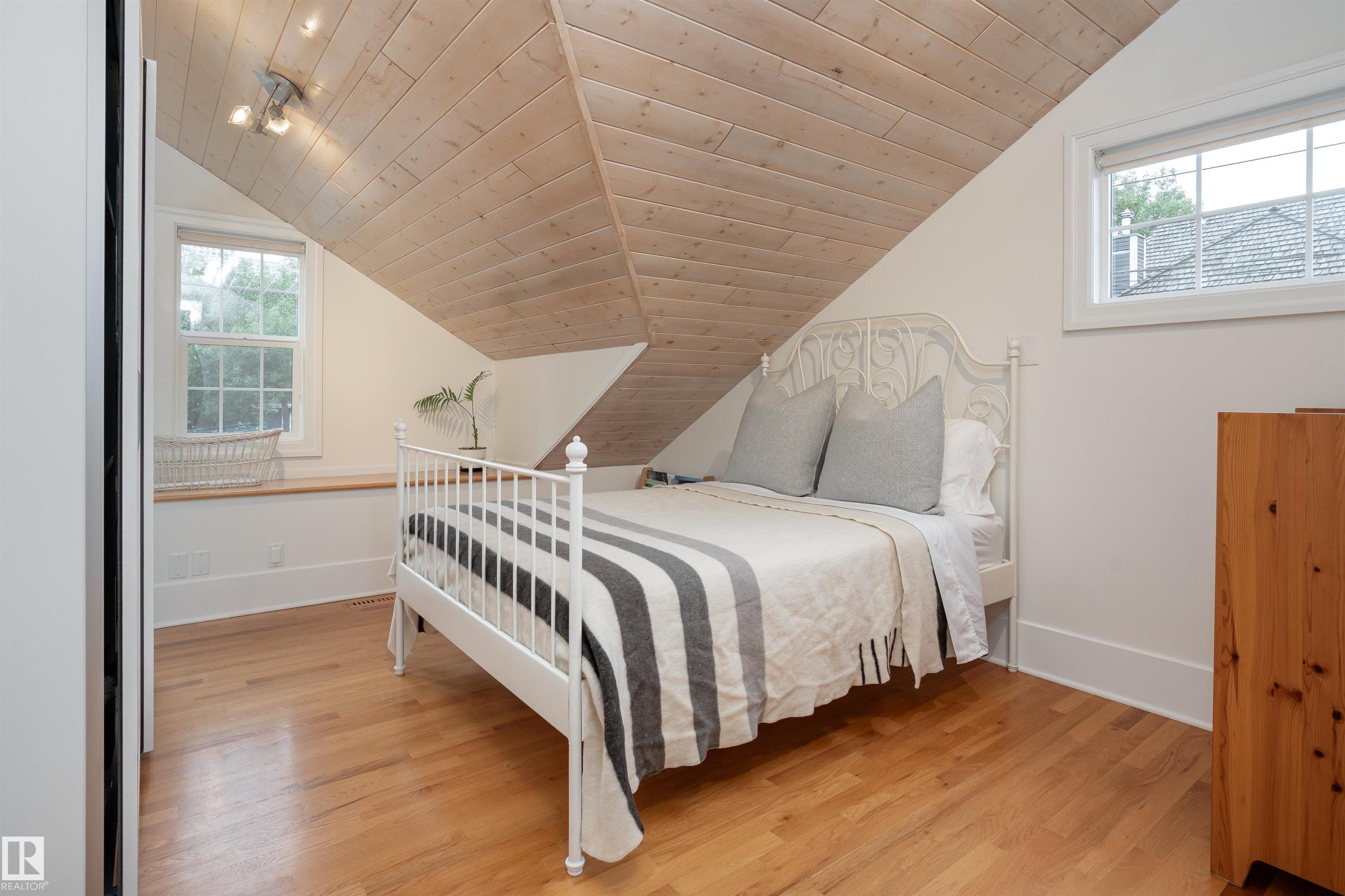 Photo 31 at 10015 97 Avenue NW, Rossdale, Edmonton