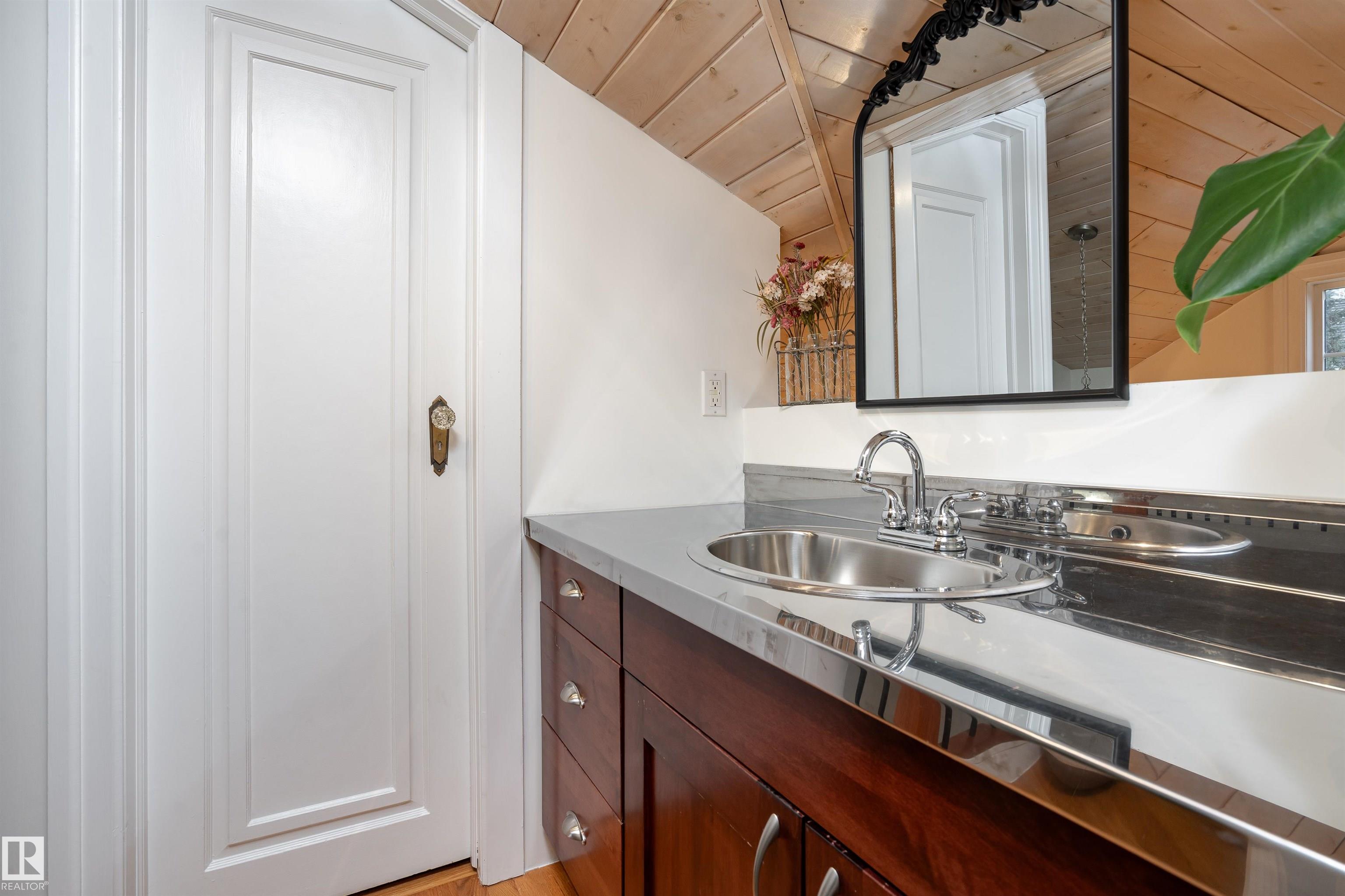 Photo 34 at 10015 97 Avenue NW, Rossdale, Edmonton