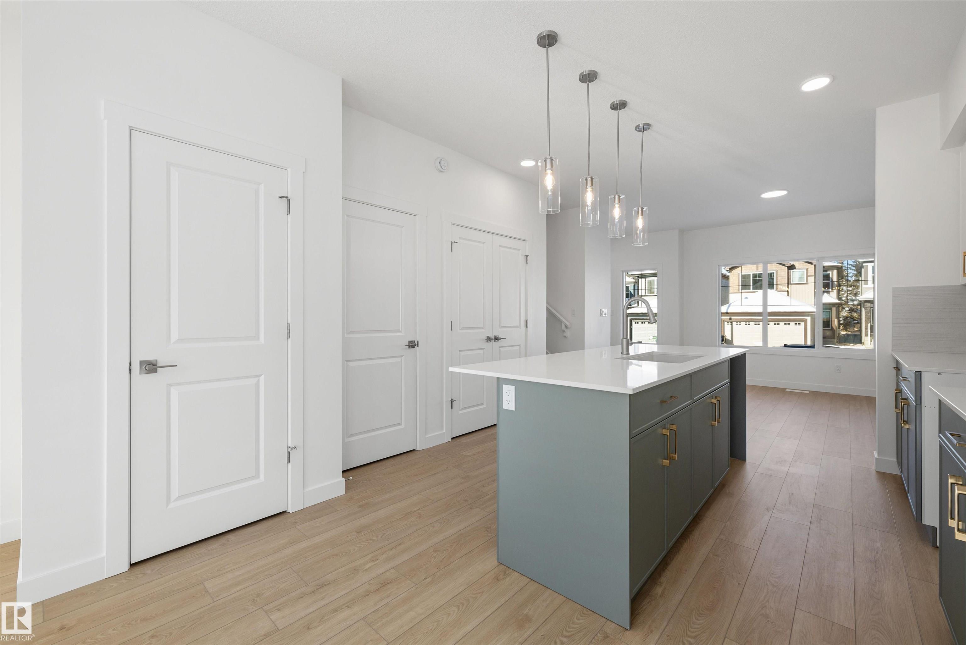 Photo 12 at 20711 43 Avenue NW, Edgemont, Edmonton