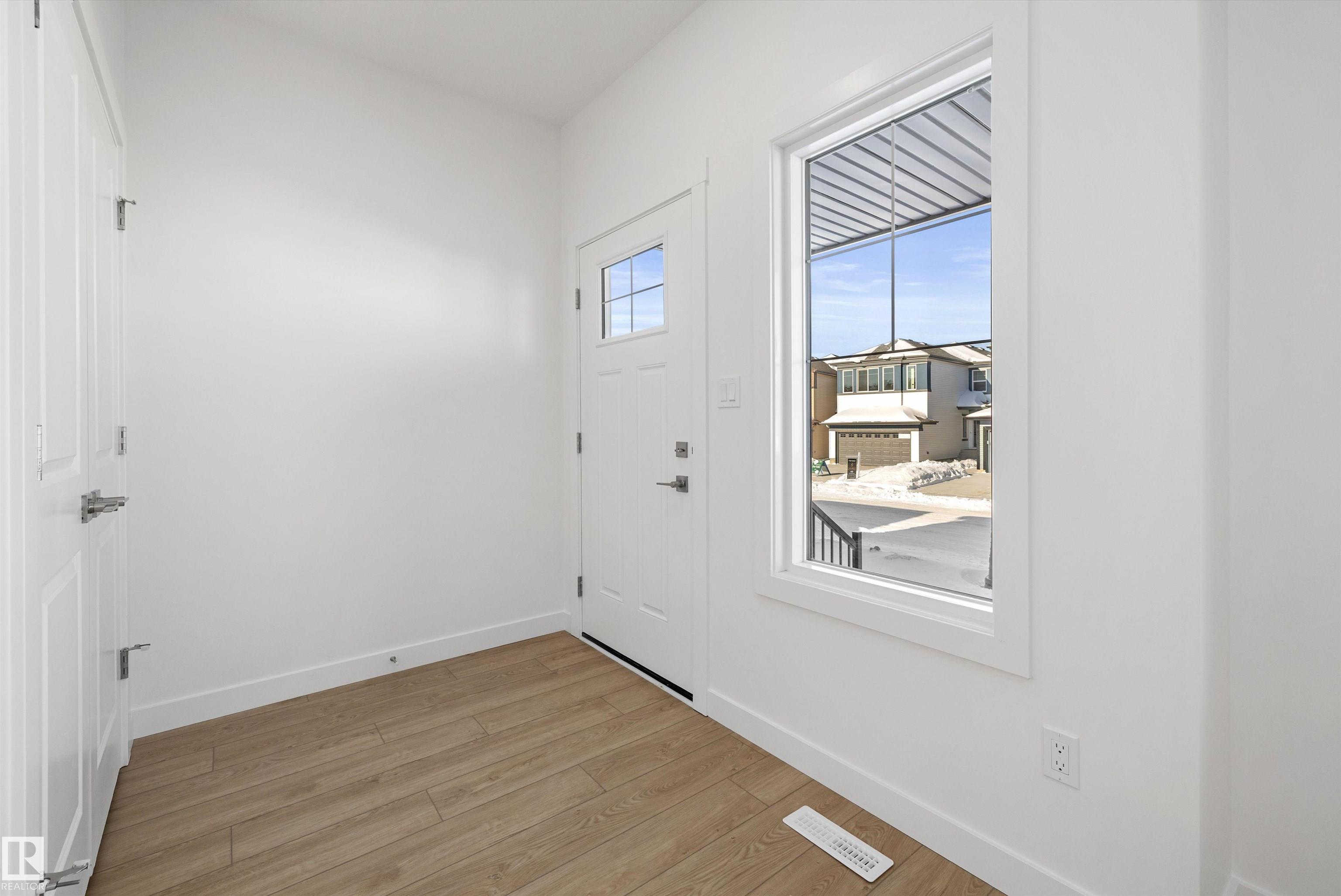 20711 43 Avenue NW, Edgemont, Edmonton