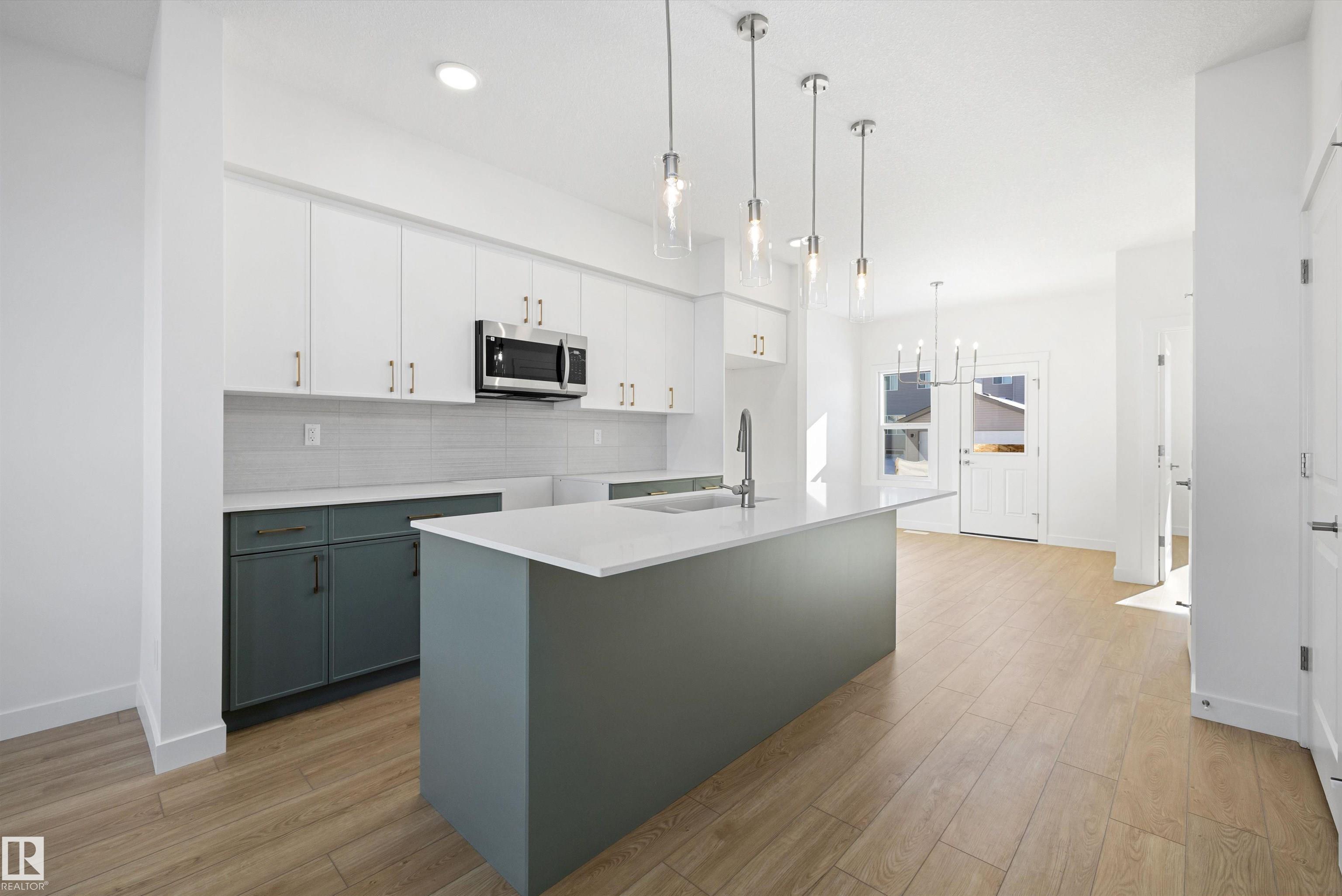 Photo 8 at 20711 43 Avenue NW, Edgemont, Edmonton