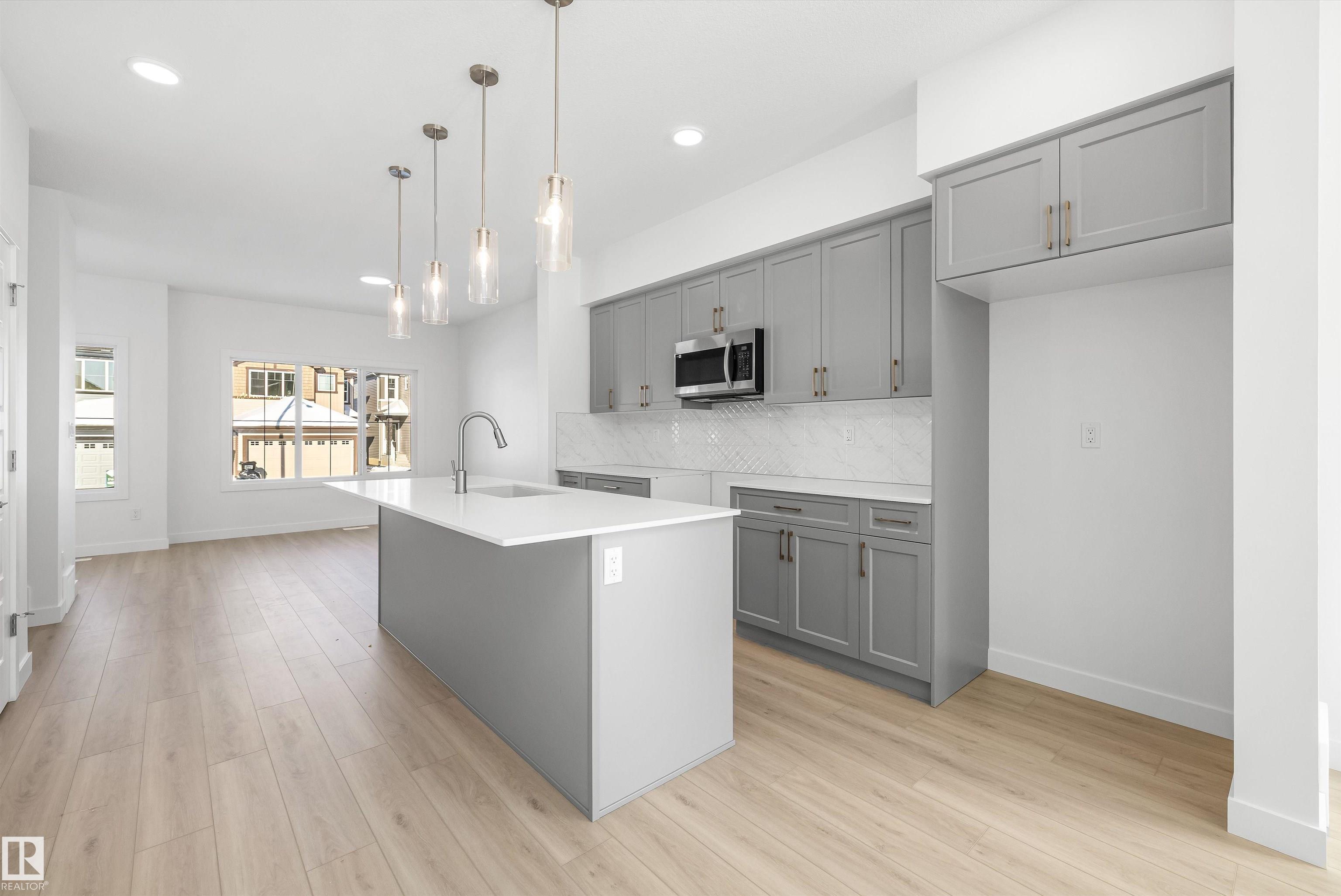 Photo 10 at 20715 43 Avenue NW, Edgemont, Edmonton