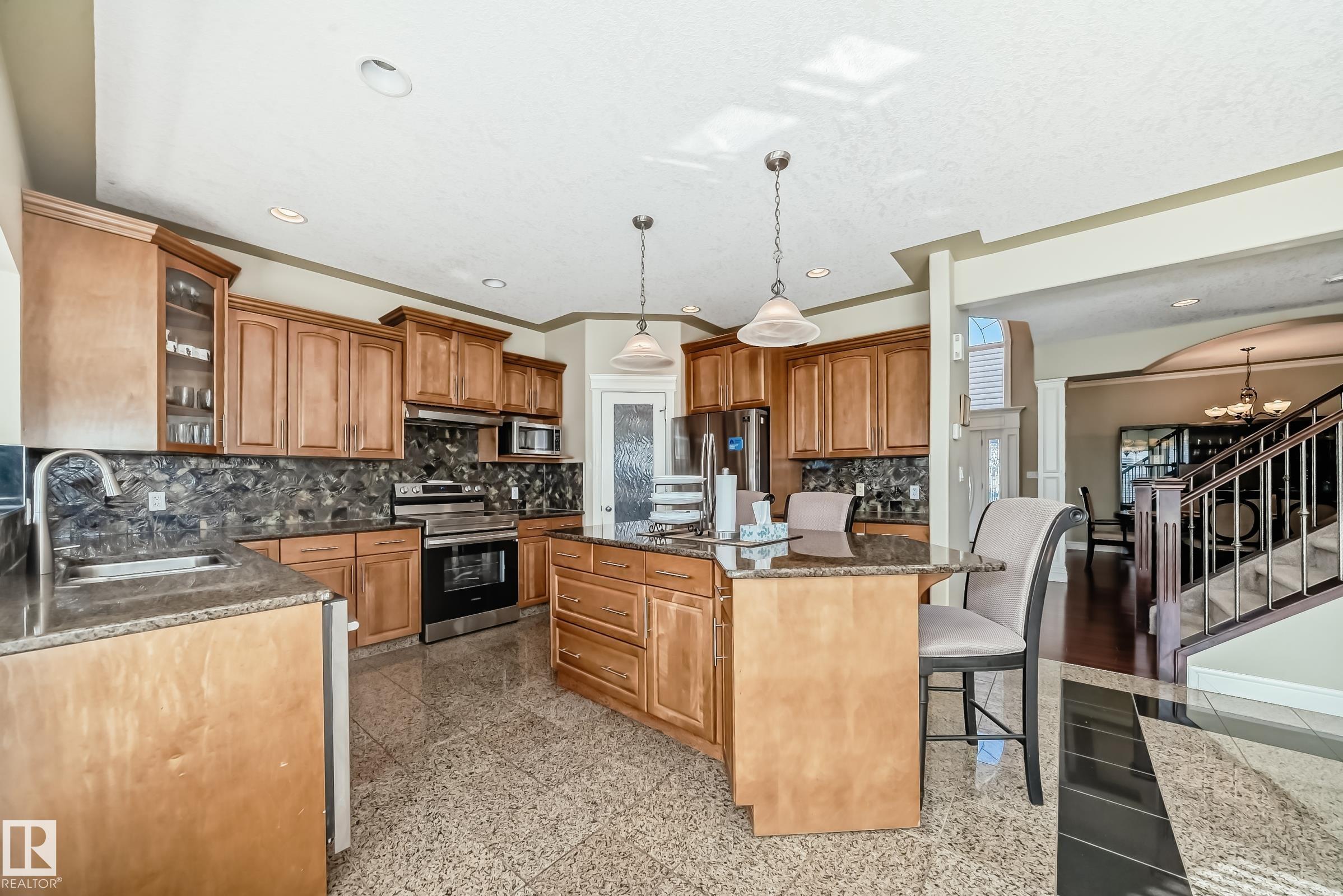 Photo 16 at 16104 136 Street NW, Carlton, Edmonton