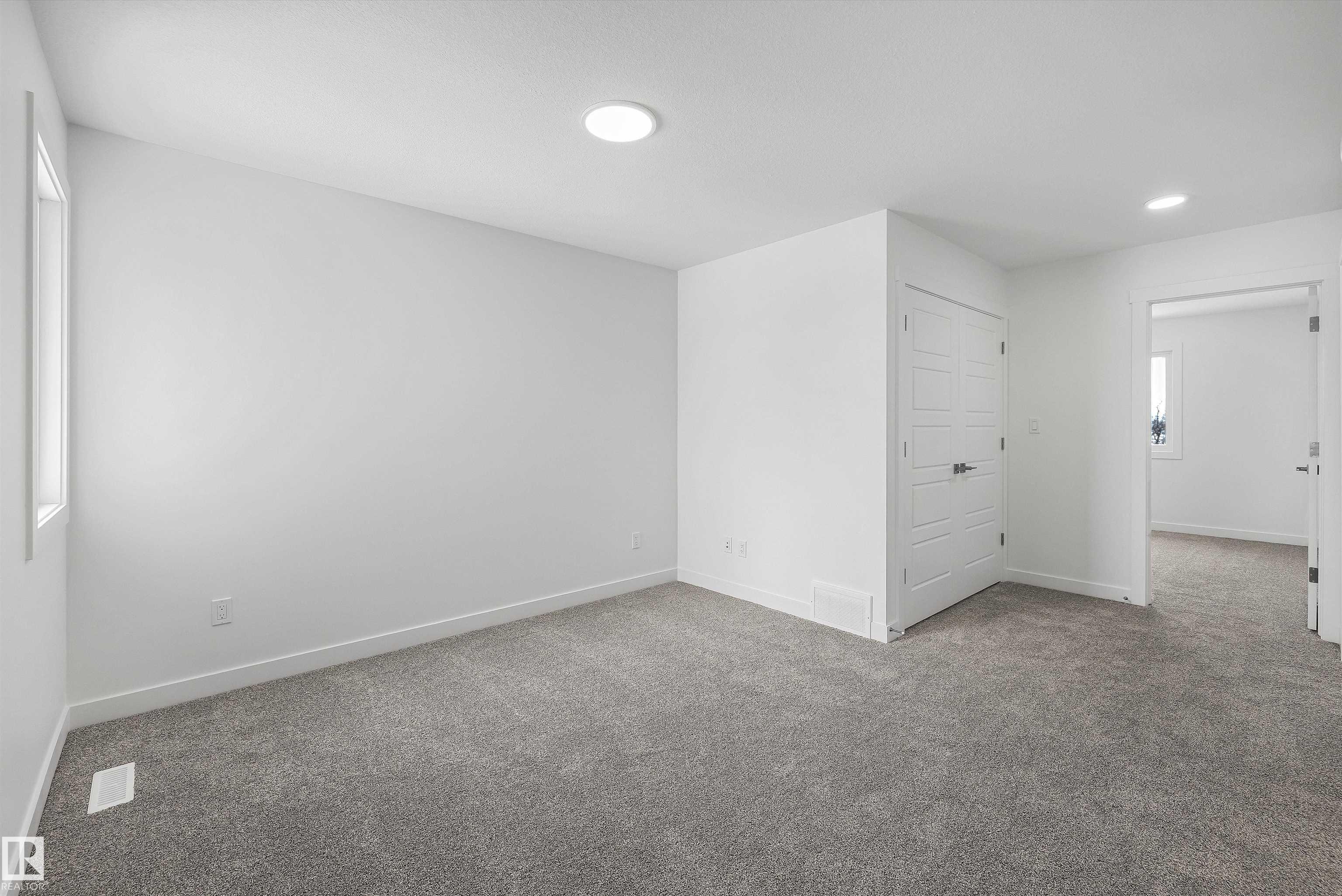 https://zimg.paragon.ice.com/ParagonImages/Property/PM/RAE/225388566/19/0/0/71dab4b93e884a191ccb8c2189ee8432/1/af83832461283c8d88e31cd2fc3e2cea/225388566-7d519403-04de-41e6-b200-d7b8fcef71dd.JPG