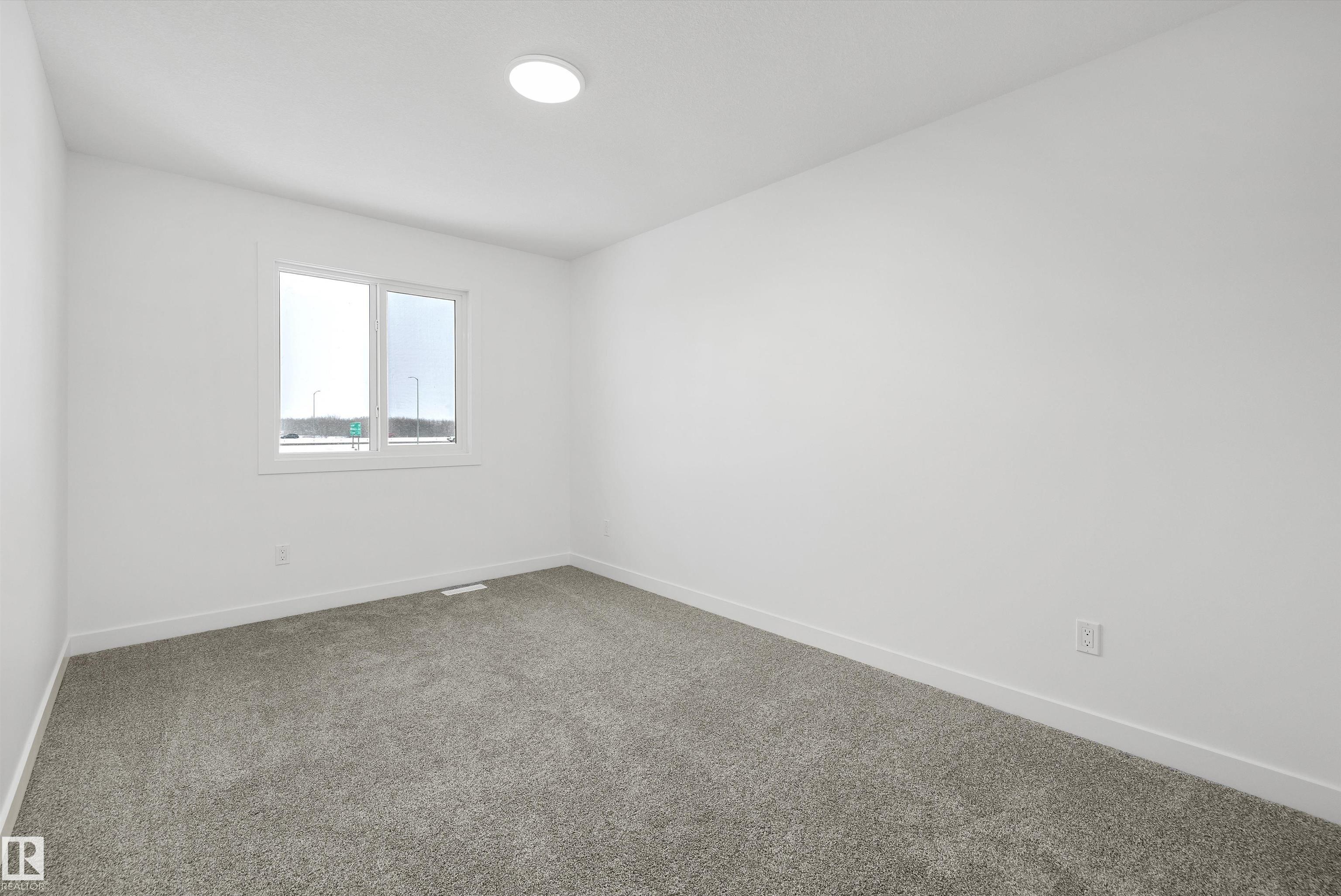 https://zimg.paragon.ice.com/ParagonImages/Property/PM/RAE/225388566/24/0/0/1a74307db5510fc9e2aa1926e8130273/1/af83832461283c8d88e31cd2fc3e2cea/225388566-840cf05c-a429-4086-a719-045d8a506640.JPG