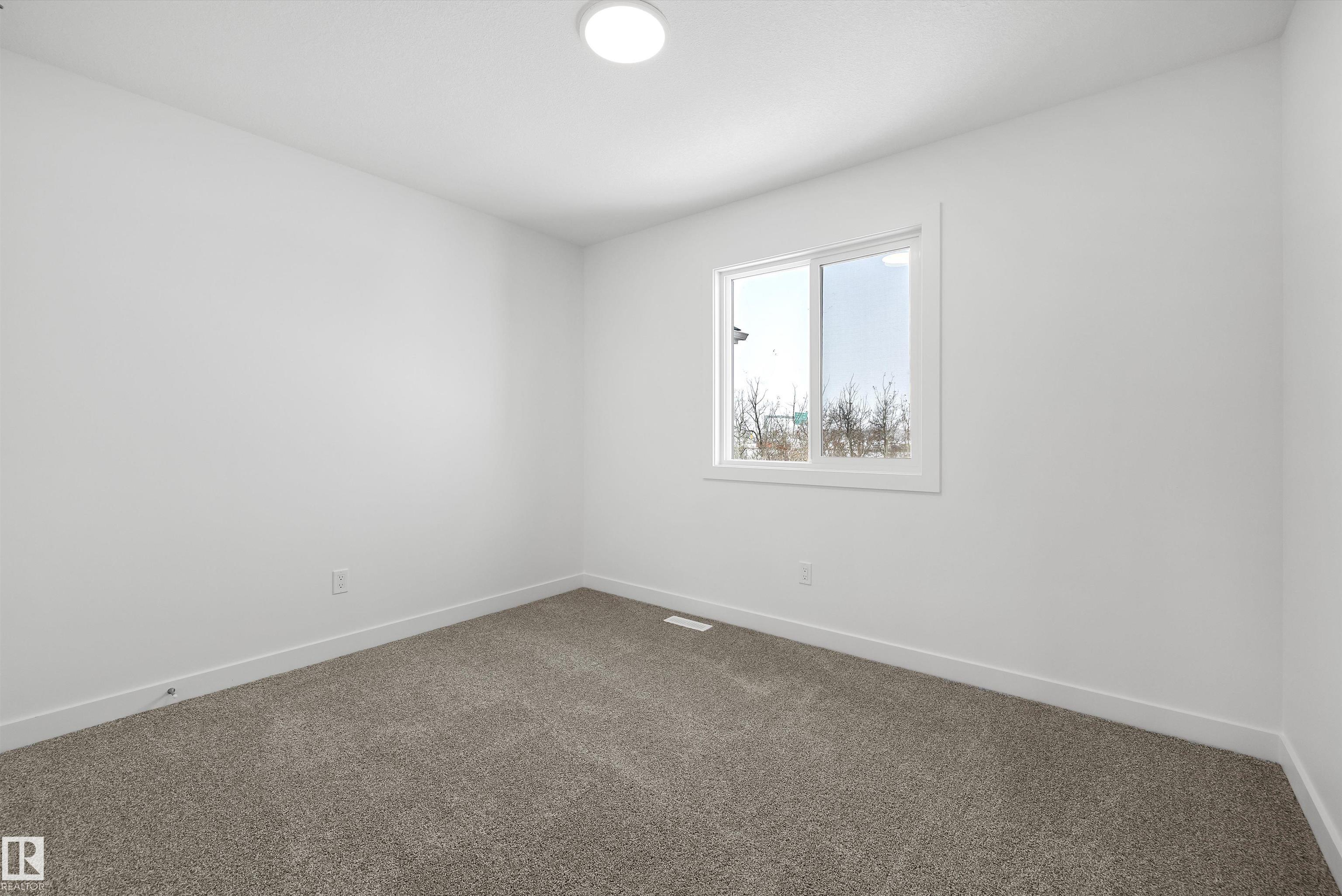 https://zimg.paragon.ice.com/ParagonImages/Property/PM/RAE/225388566/28/0/0/d90f61ed7c470b62b8671af94df4e941/1/af83832461283c8d88e31cd2fc3e2cea/225388566-6620284c-5d94-4329-88b2-d14bedb4cb2d.JPG