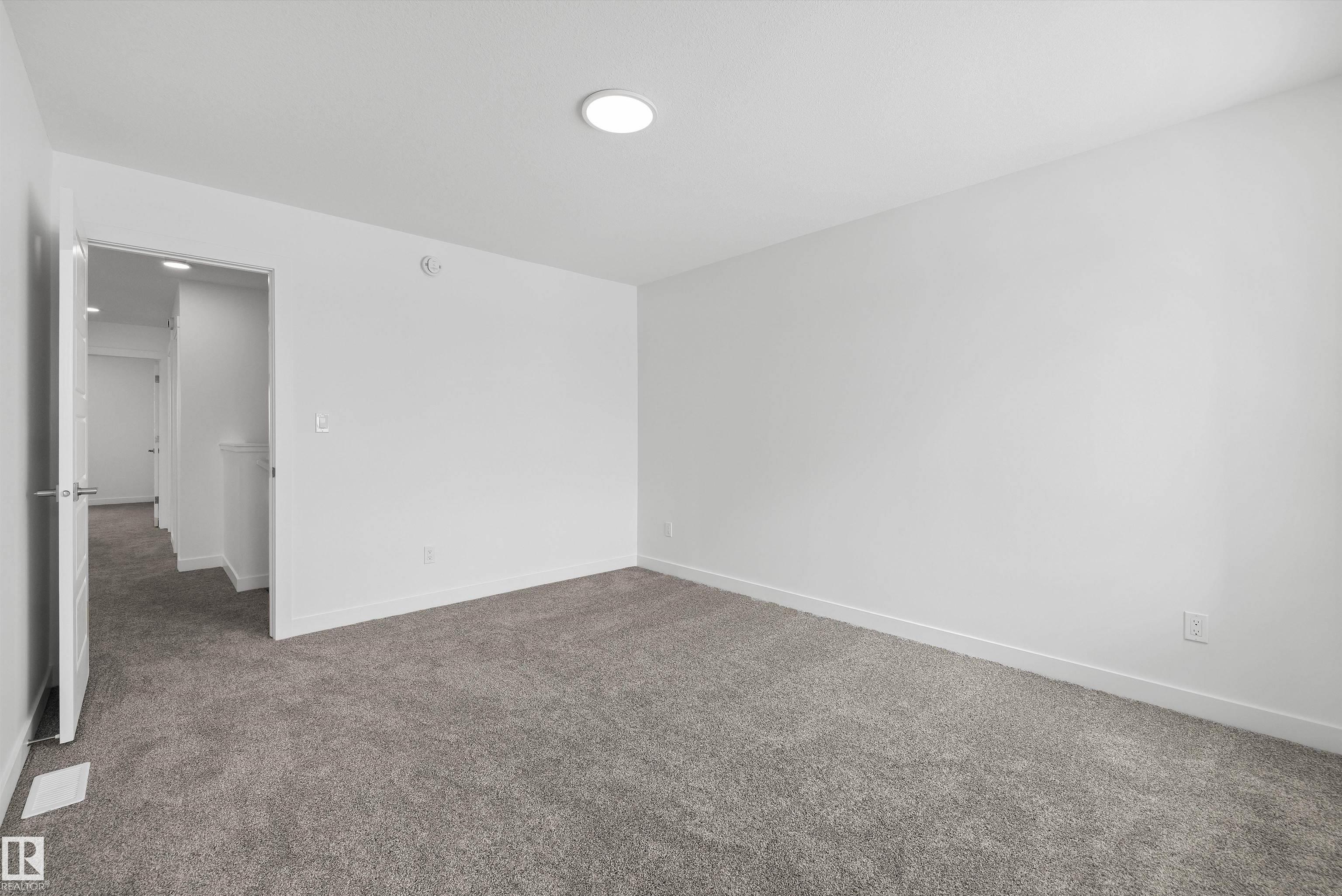 https://zimg.paragon.ice.com/ParagonImages/Property/PM/RAE/225388566/33/0/0/5eddce86aed2f643180d62a0a240ee0c/1/af83832461283c8d88e31cd2fc3e2cea/225388566-bcdfca65-9eaf-4ffa-a112-8ef36981b10b.JPG