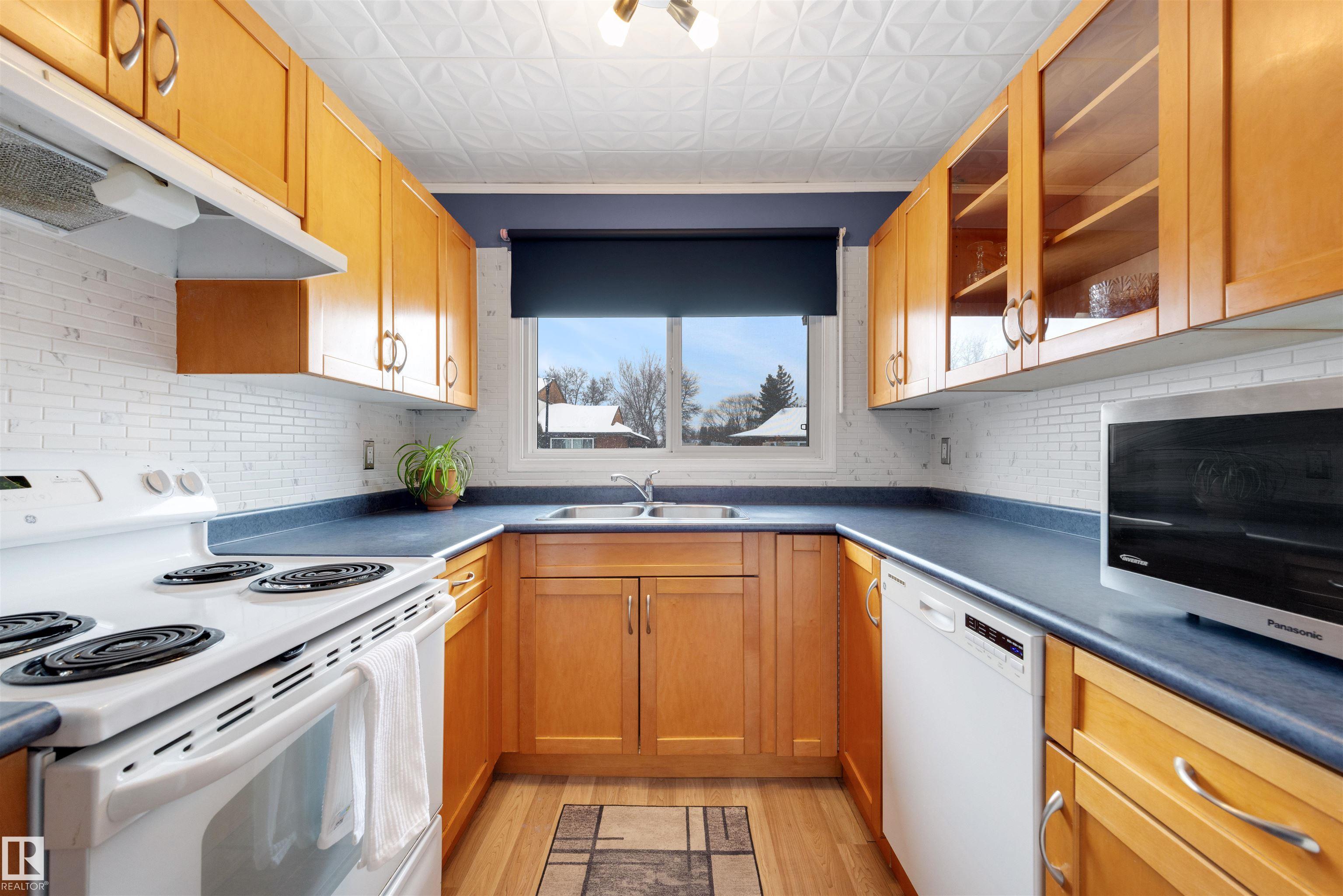 Photo 6 at 112 - 16725 106 Street NW, Baturyn, Edmonton