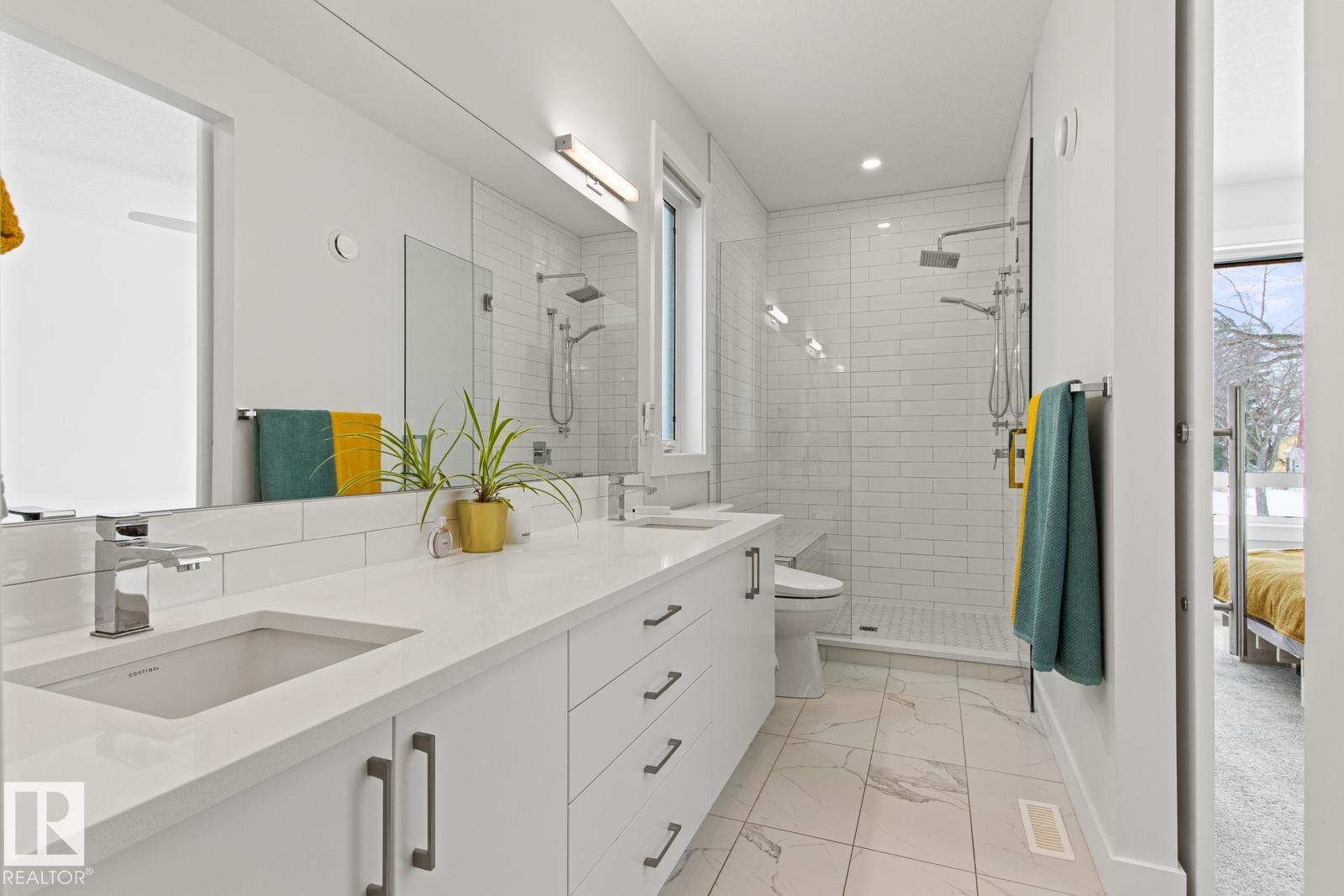 Photo 31 at 11123 70 Avenue NW, Parkallen, Edmonton