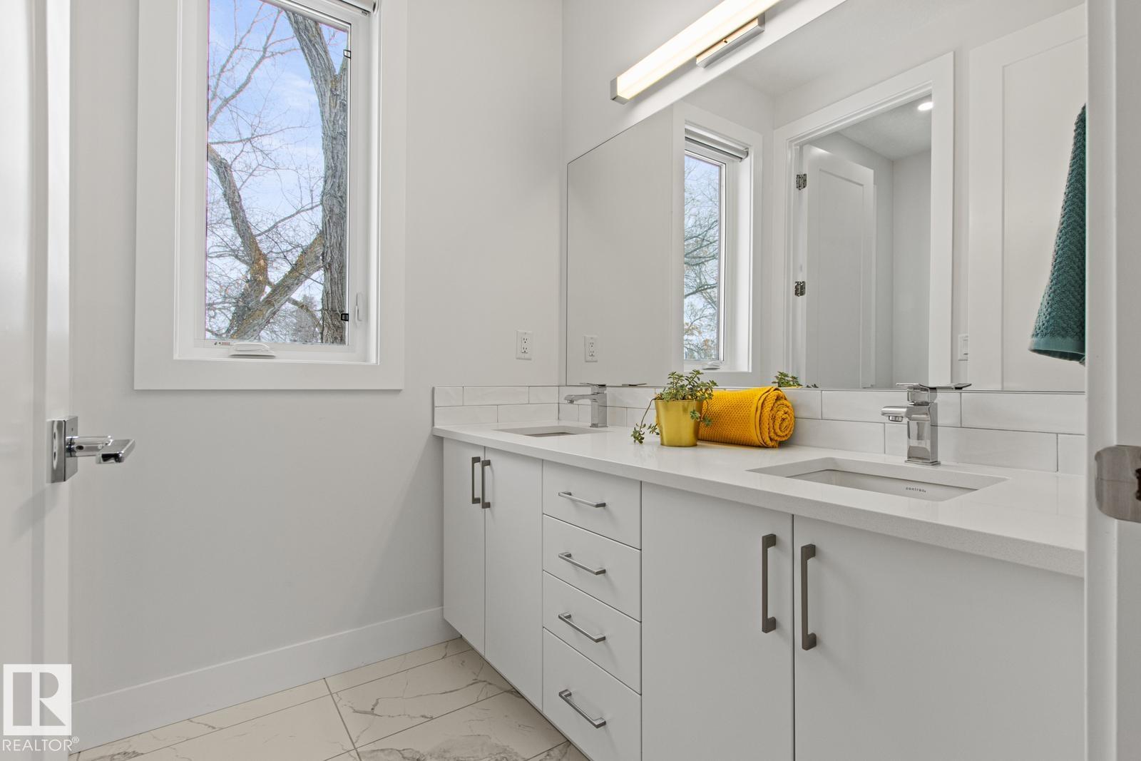 Photo 37 at 11123 70 Avenue NW, Parkallen, Edmonton