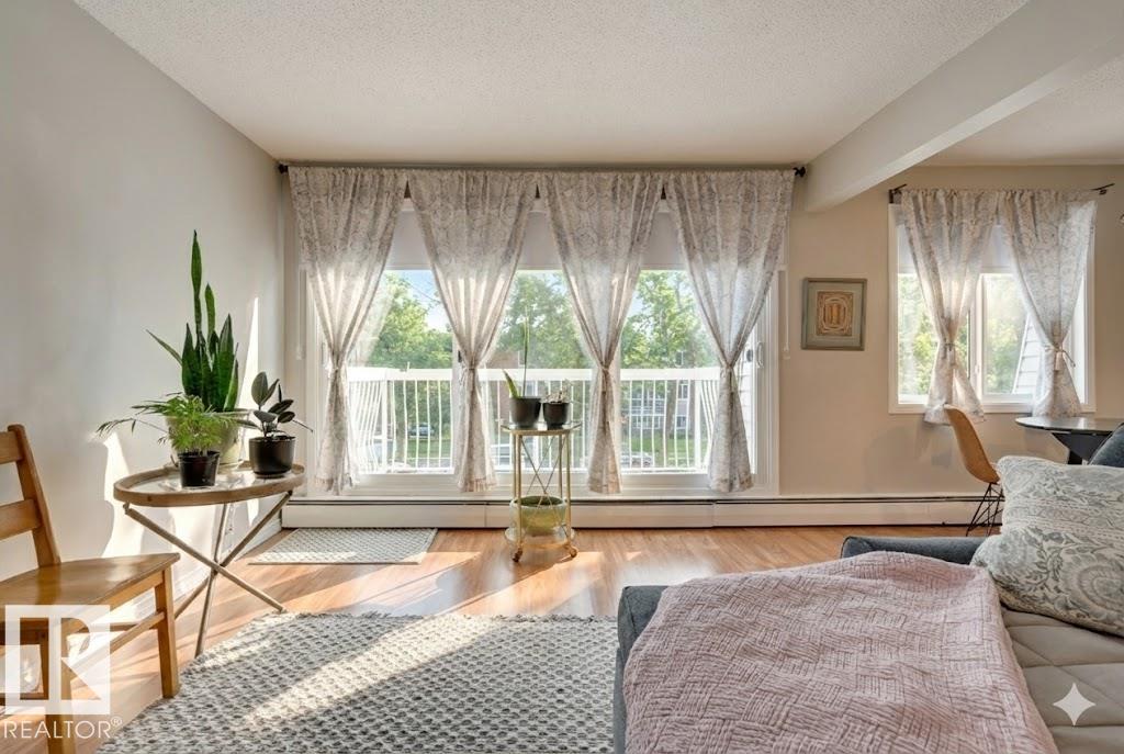 302 - 10230 114 Street NW, Wîhkwêntôwin, Edmonton