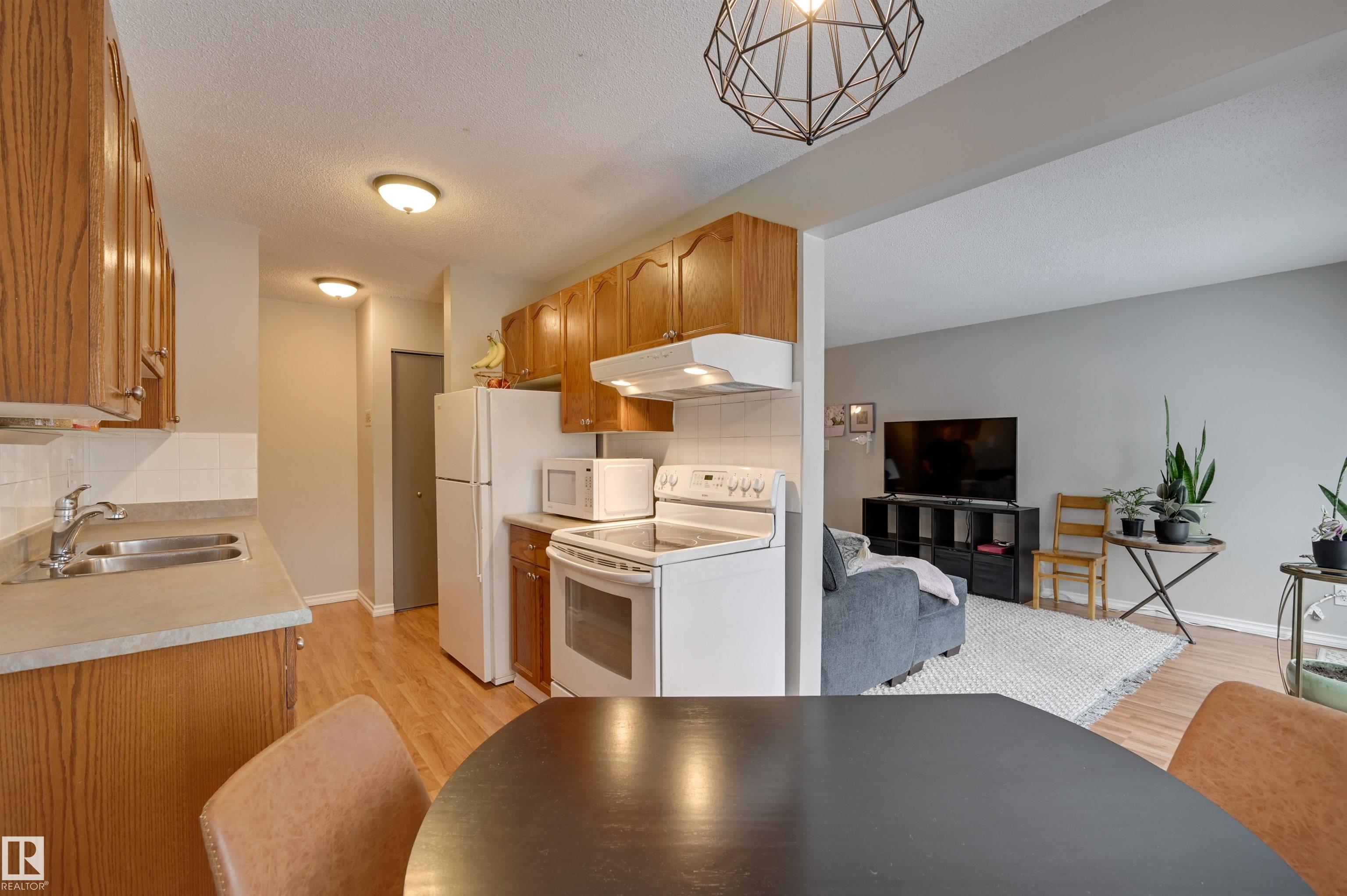 Photo 17 at 302 - 10230 114 Street NW, Wîhkwêntôwin, Edmonton