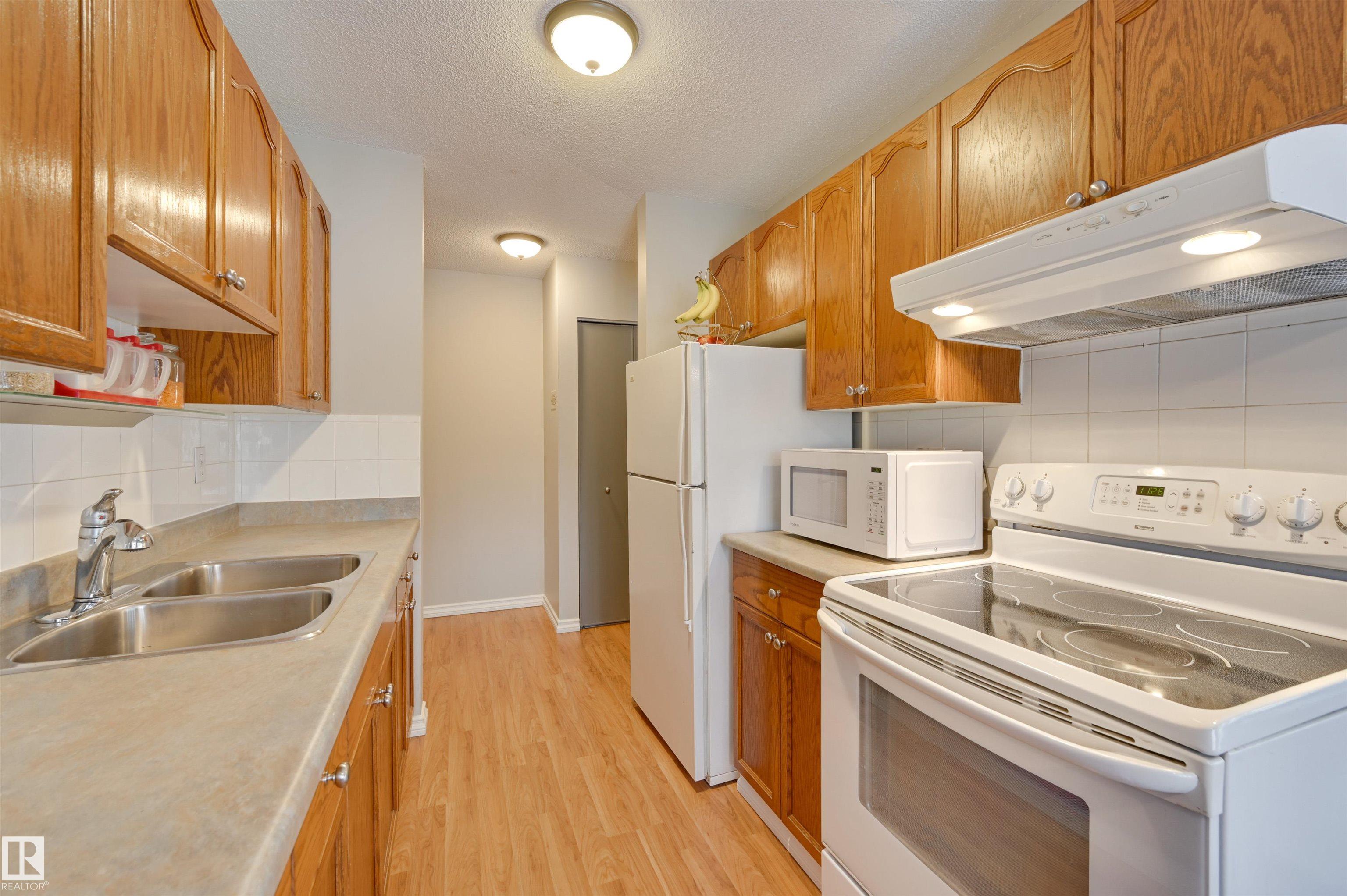 Photo 20 at 302 - 10230 114 Street NW, Wîhkwêntôwin, Edmonton