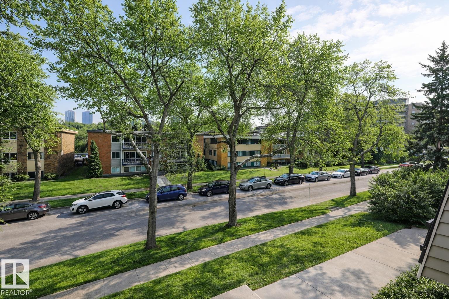 302 - 10230 114 Street NW, Wîhkwêntôwin, Edmonton