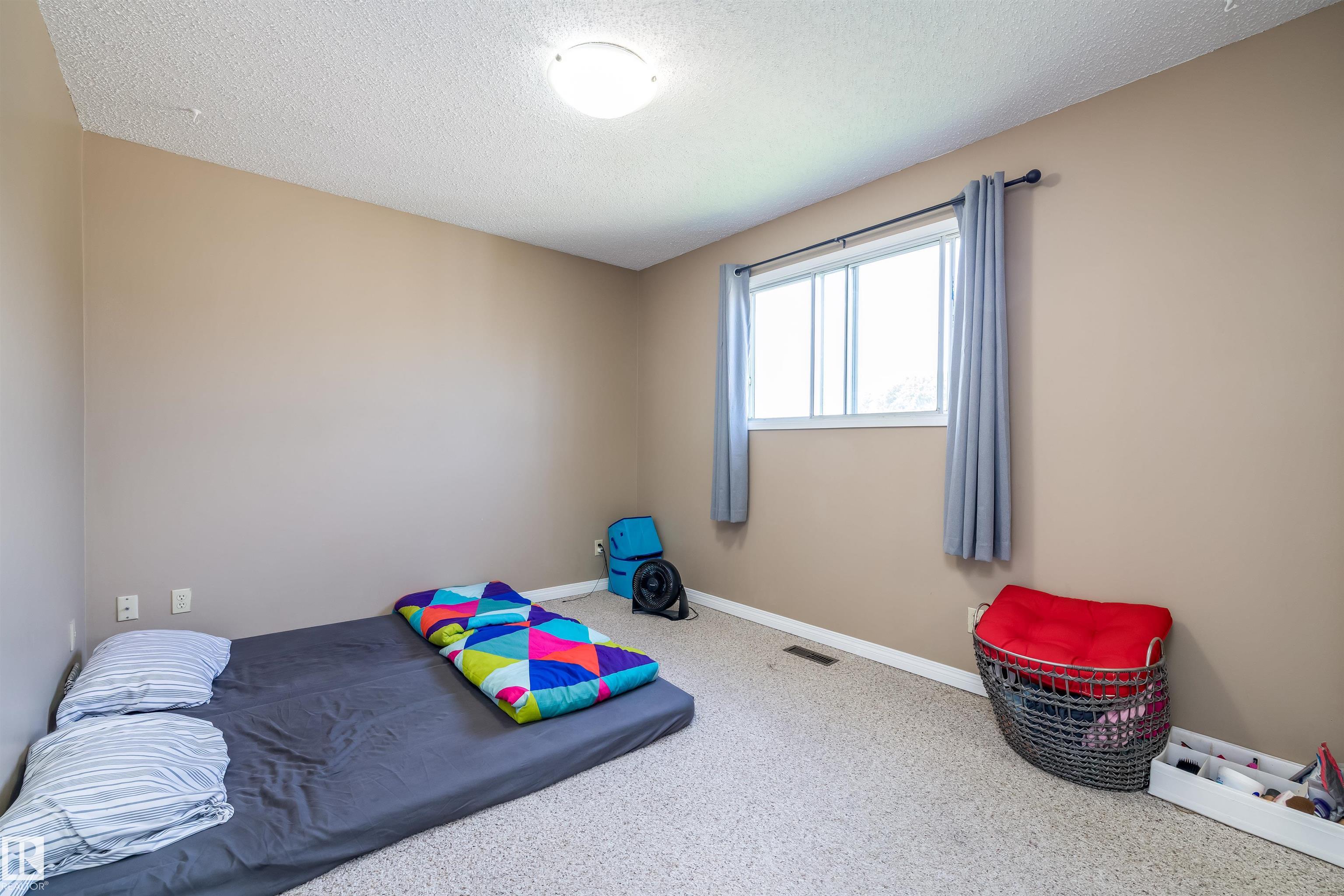 Photo 16 at 3620 42a Avenue NW, Kiniski Gardens, Edmonton