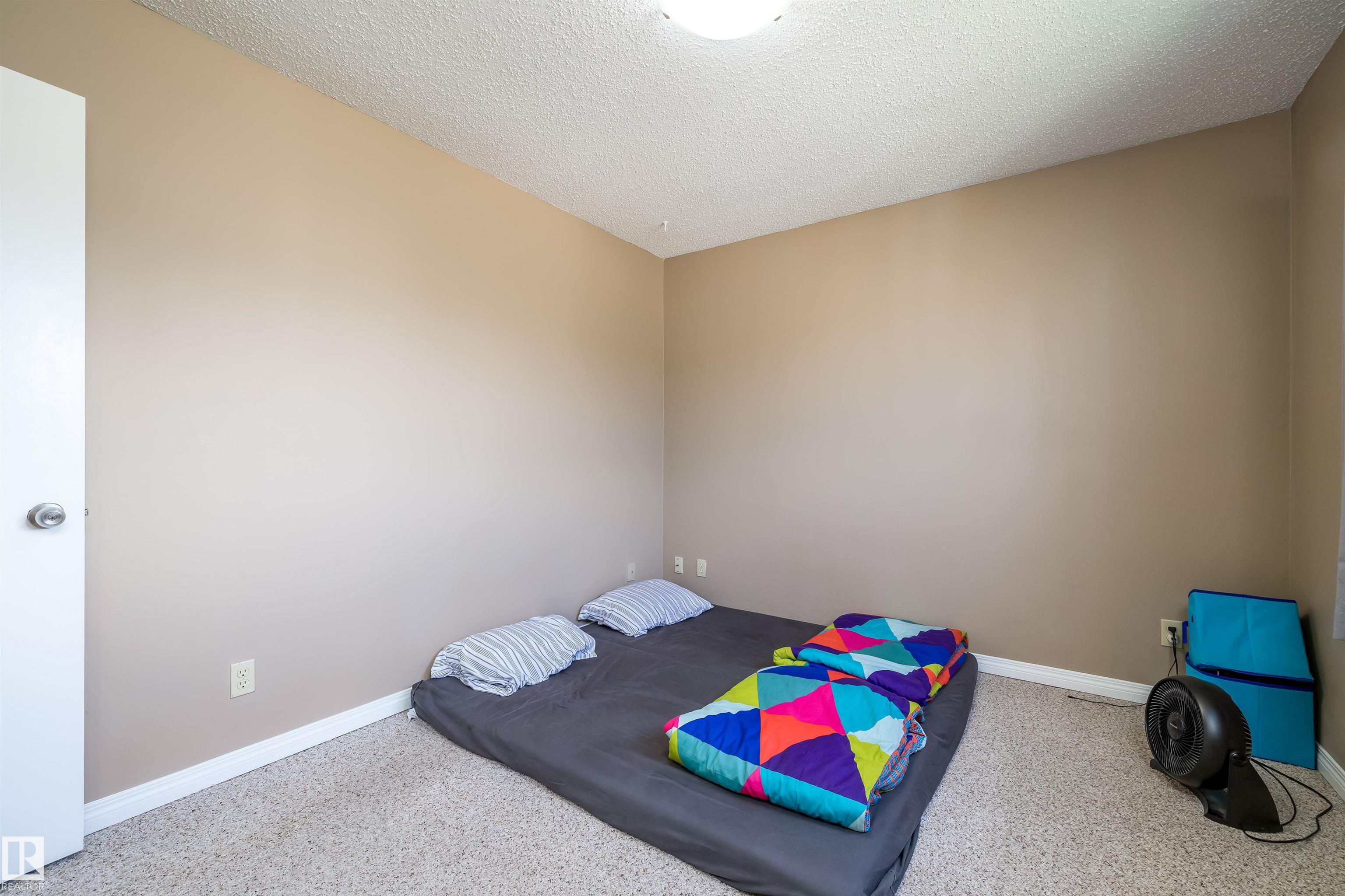 Photo 17 at 3620 42a Avenue NW, Kiniski Gardens, Edmonton