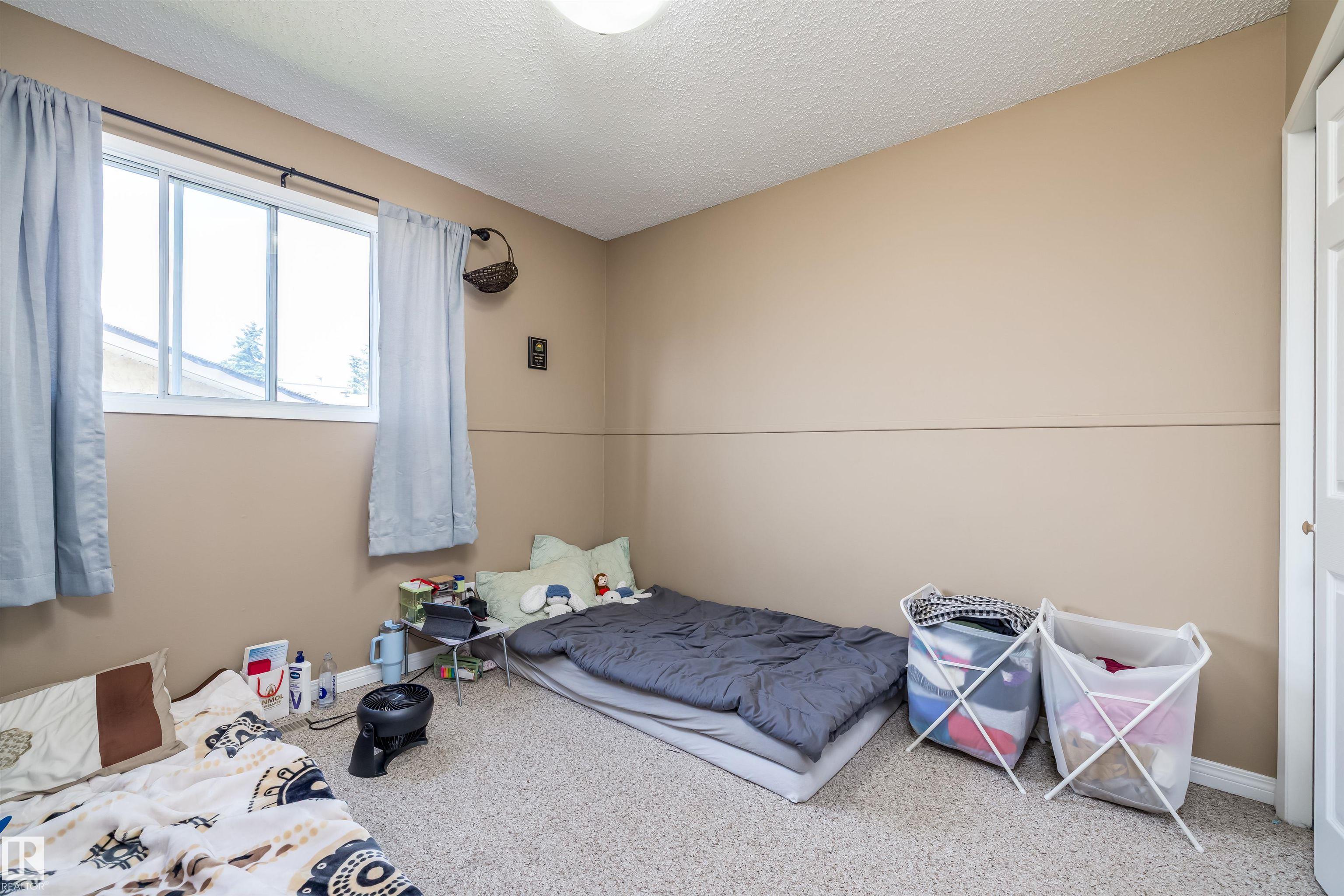 Photo 19 at 3620 42a Avenue NW, Kiniski Gardens, Edmonton