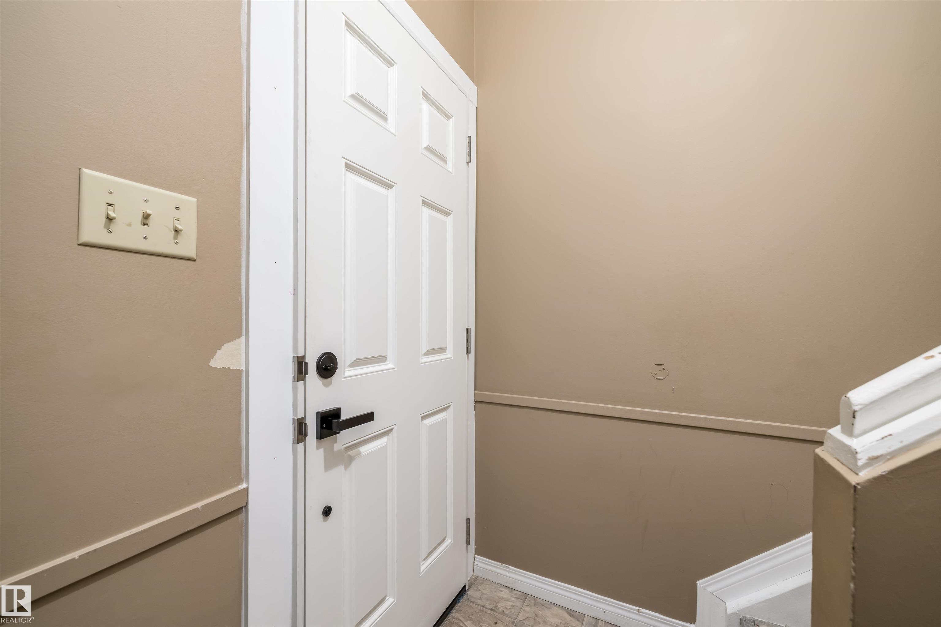 Photo 23 at 3620 42a Avenue NW, Kiniski Gardens, Edmonton