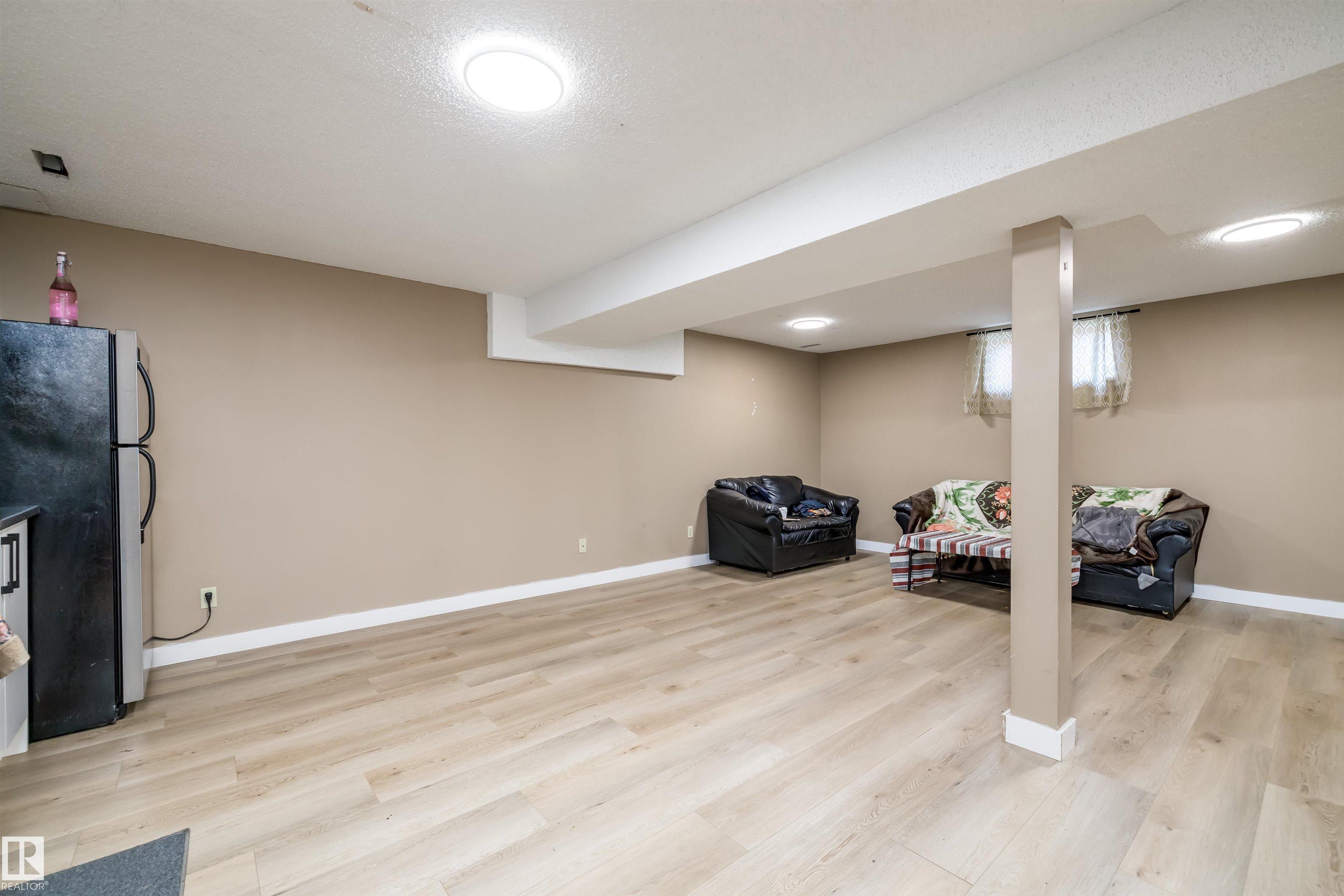 Photo 27 at 3620 42a Avenue NW, Kiniski Gardens, Edmonton