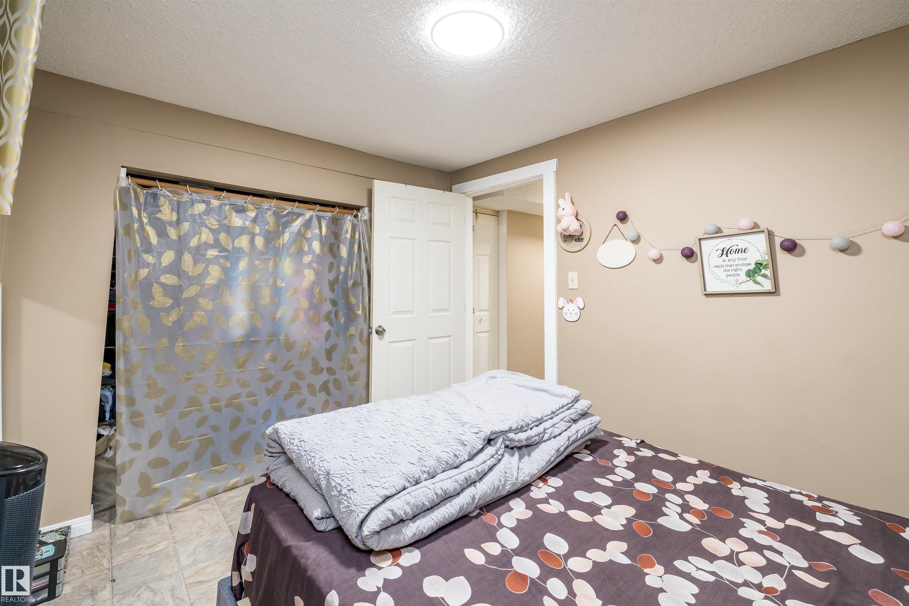 Photo 36 at 3620 42a Avenue NW, Kiniski Gardens, Edmonton